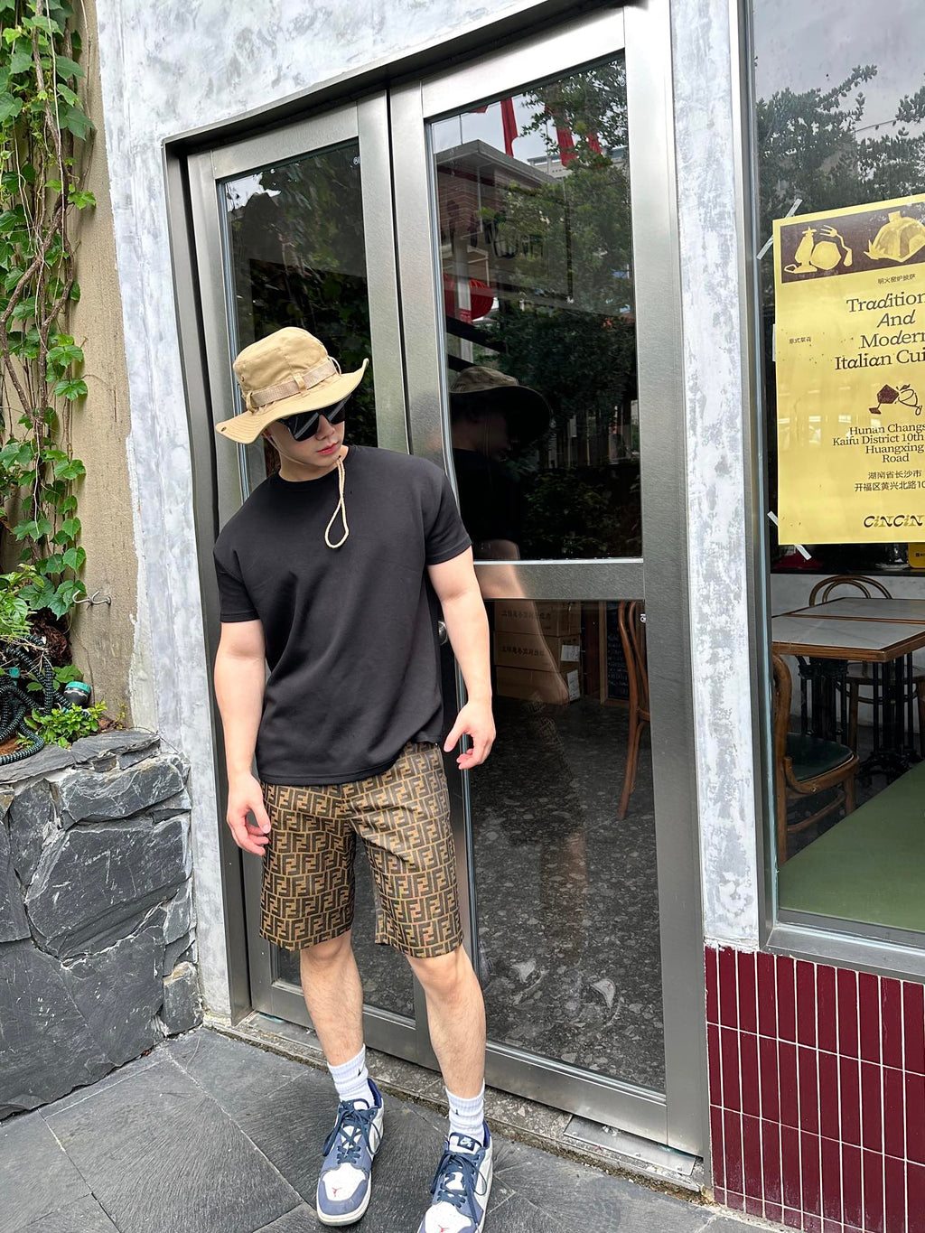 2026 New Arrival: FF All-Over Monogram Print Shorts (55012-A90)