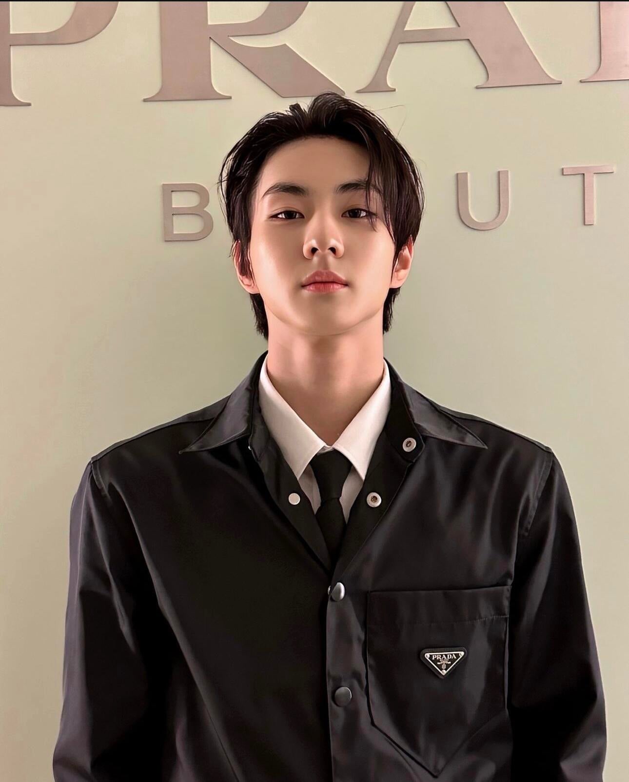 2026 New Model Triangle Brand Nylon Shirt (MM069-B30)