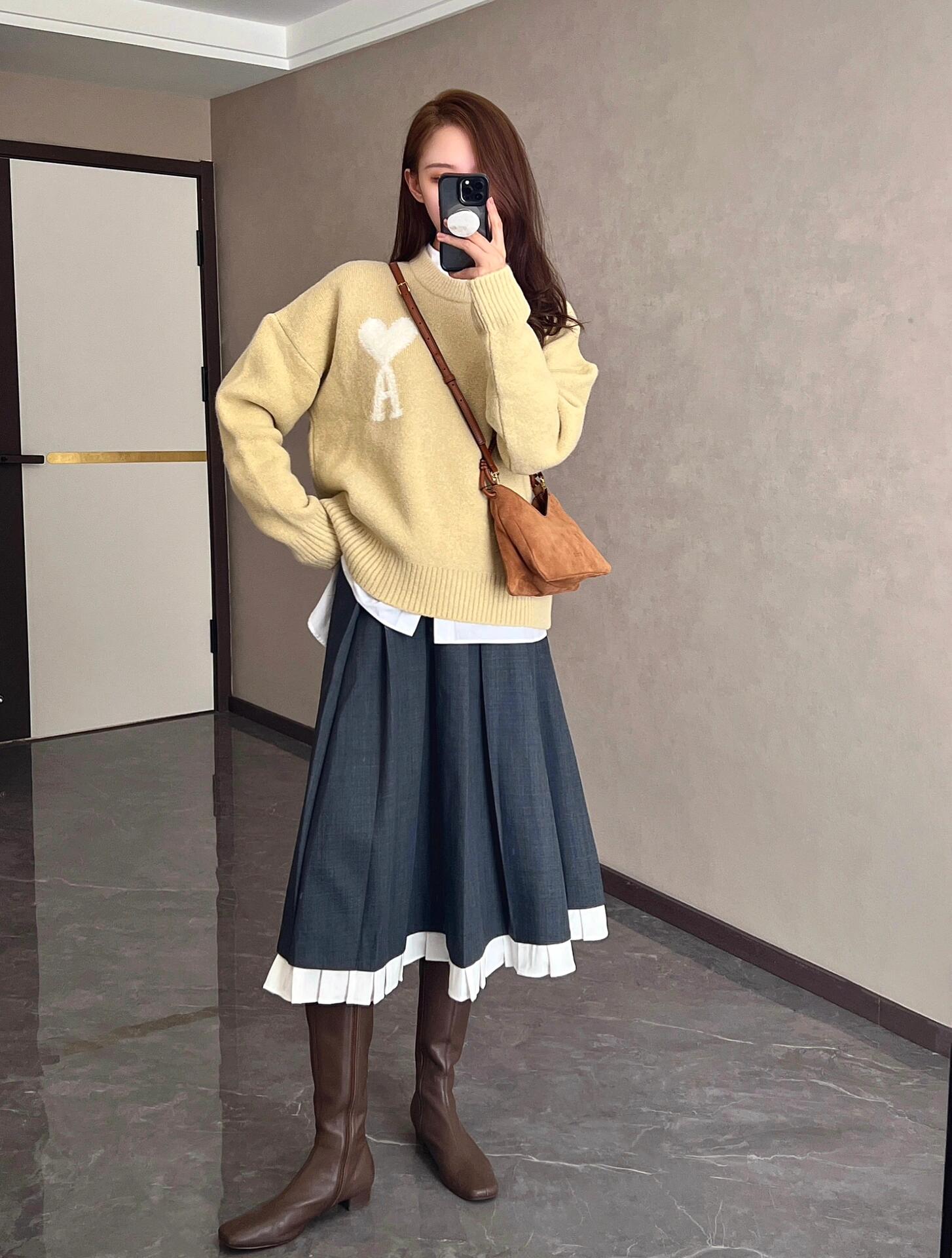 2026 New Model Heart A Heart Patterned Round-neck Sweater (25374-B15)