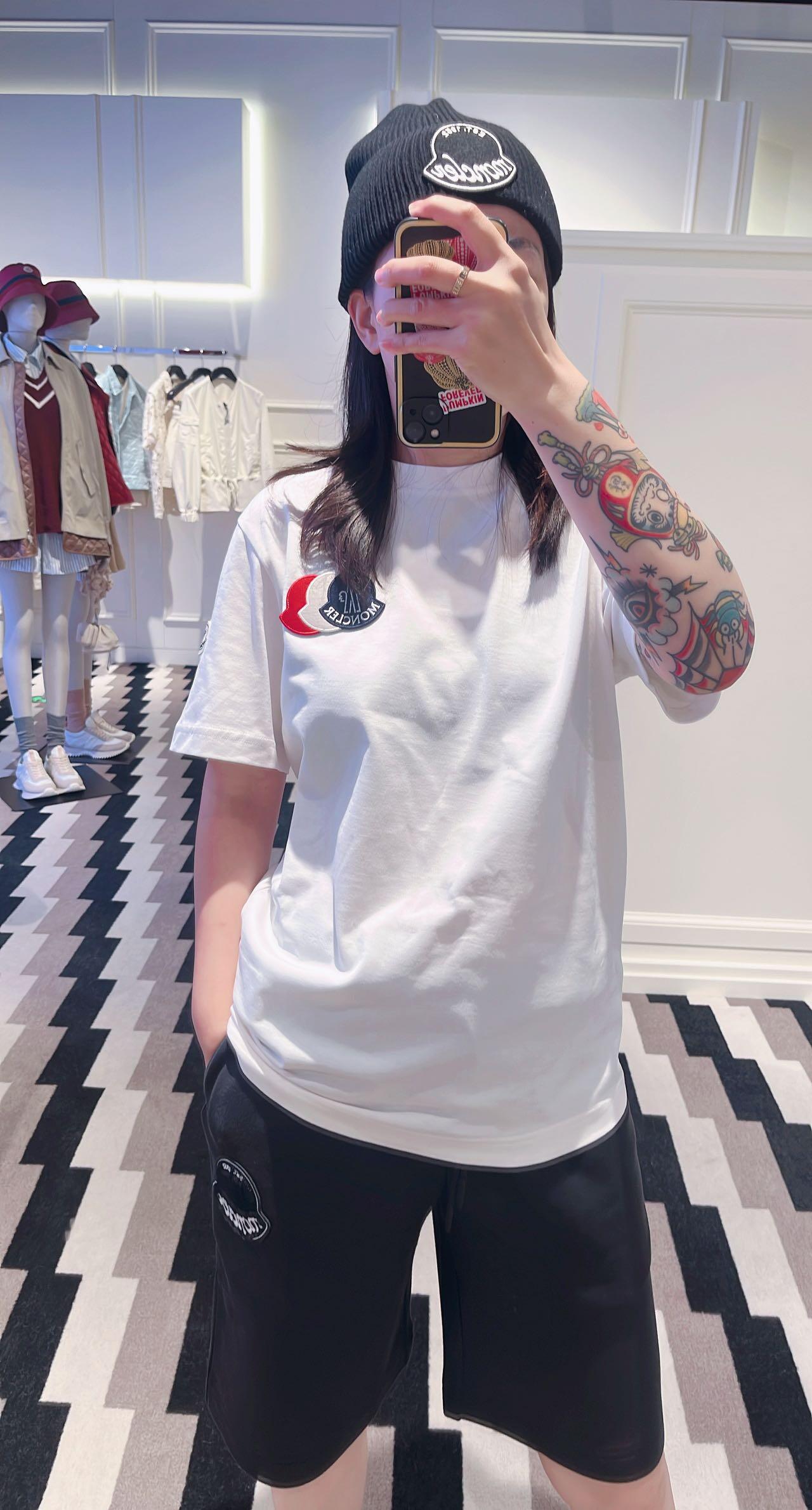 2026 New Mon Patch Logo Short-Sleeved T-Shirt (AA539-A10)