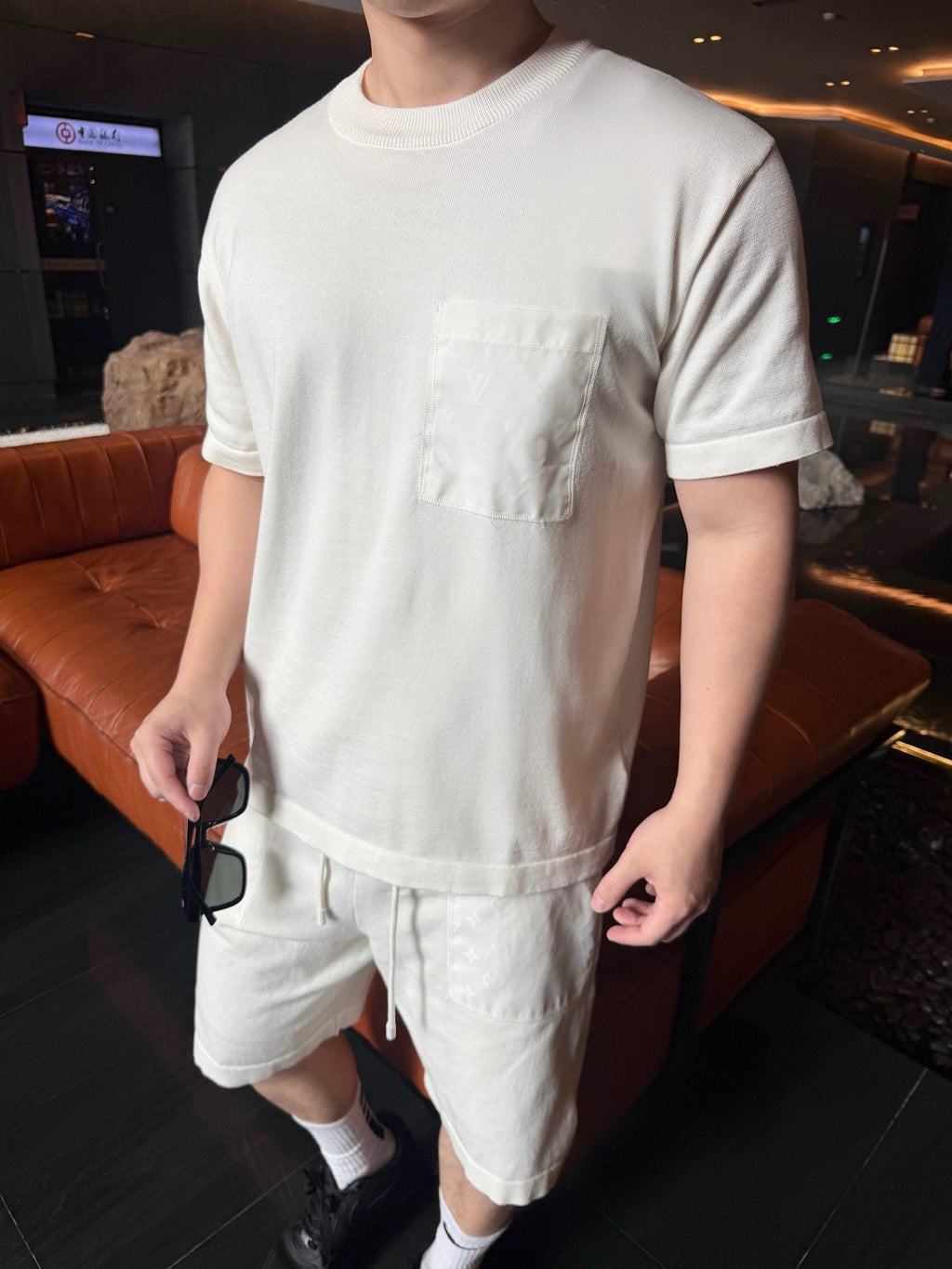 2026 New LY Logo Patch Short-Sleeved T-Shirt (AA591-A30)