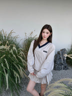 2026 Women's MM Logo V-neck Sweater (FF763)