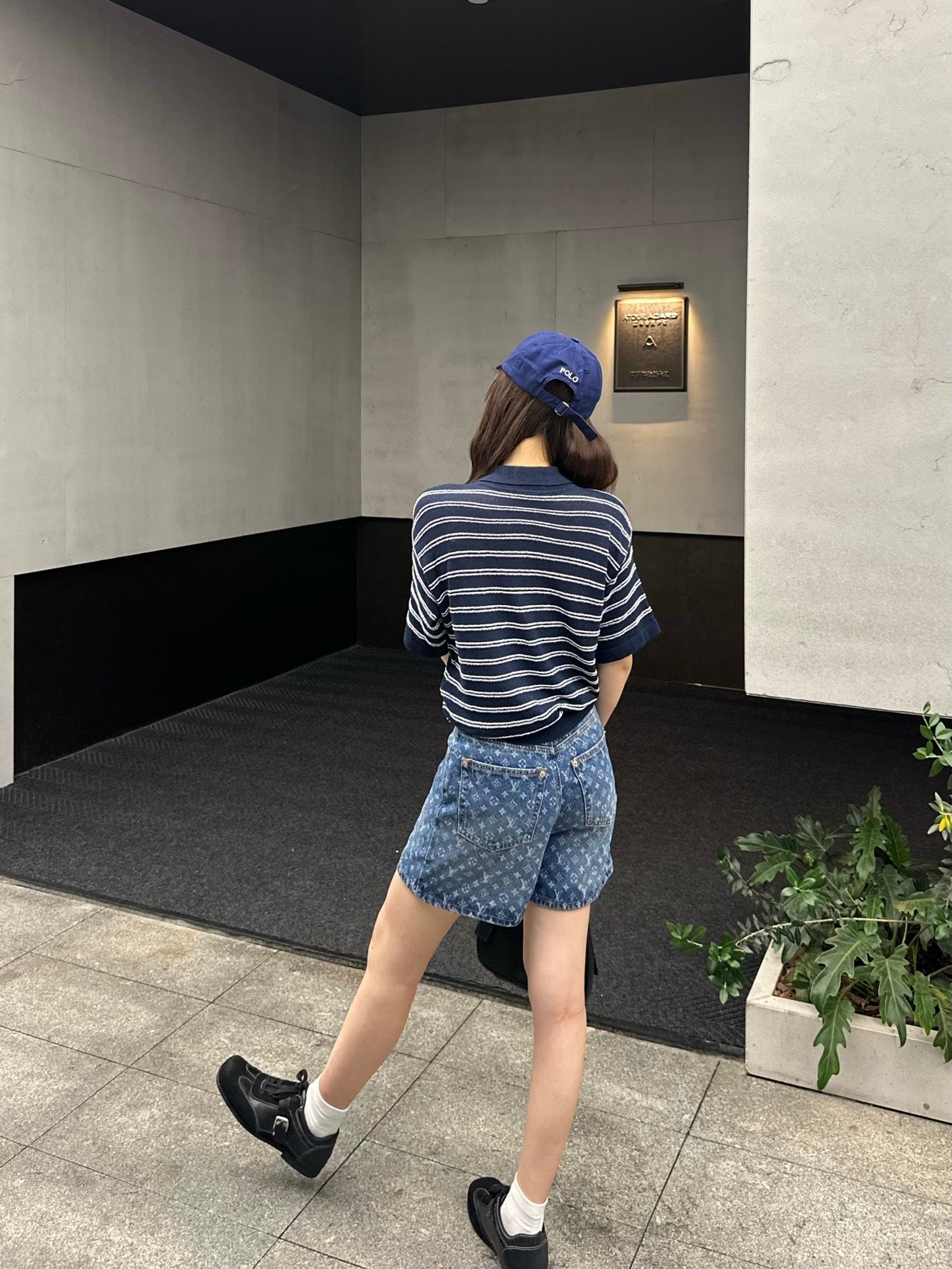 2026 Women's Mon Logo Polo Neck Knit Sweater (DD142)