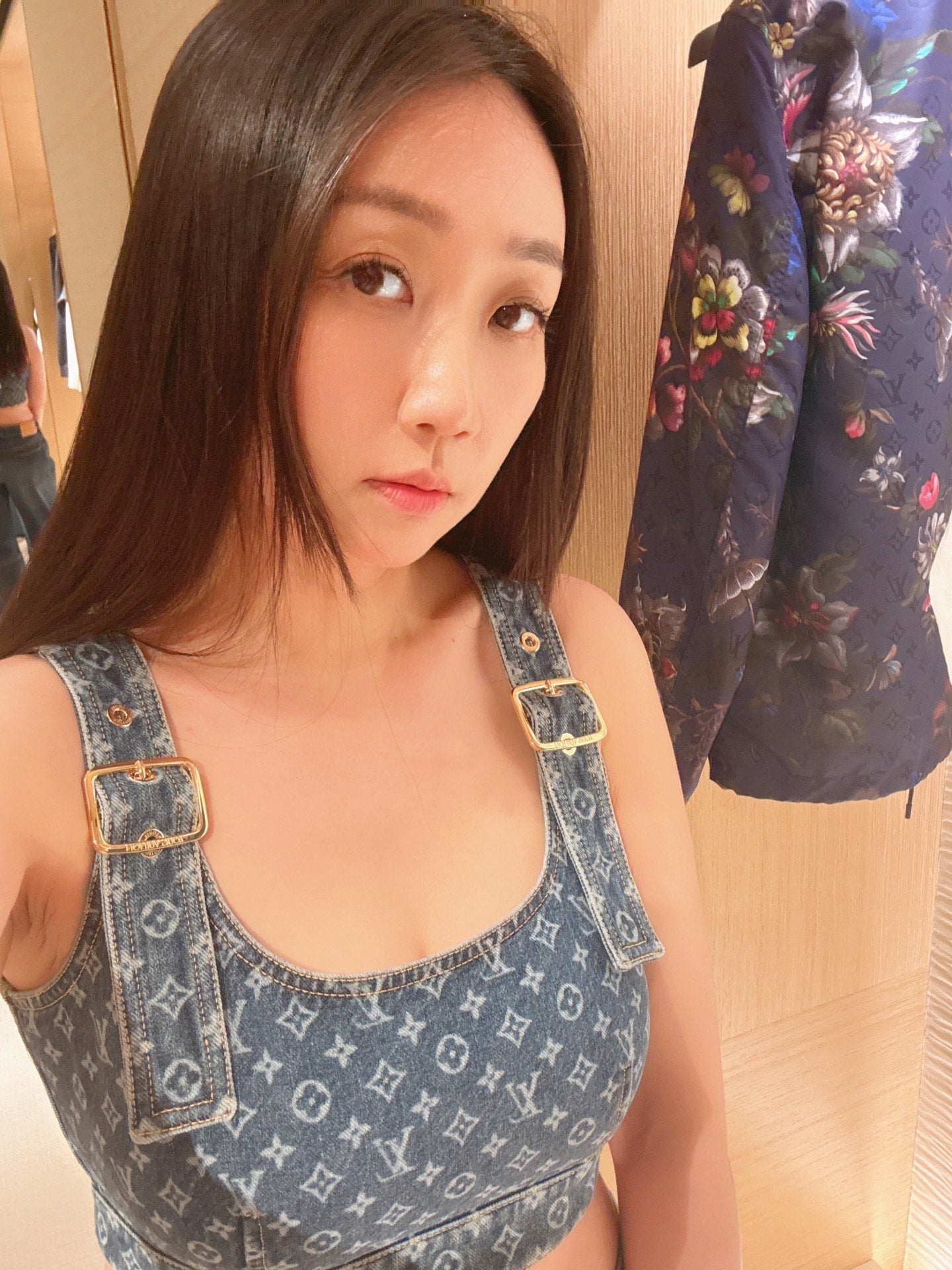 2026 Women's LY Logo Snapback Denim Short Jacket (EE435)