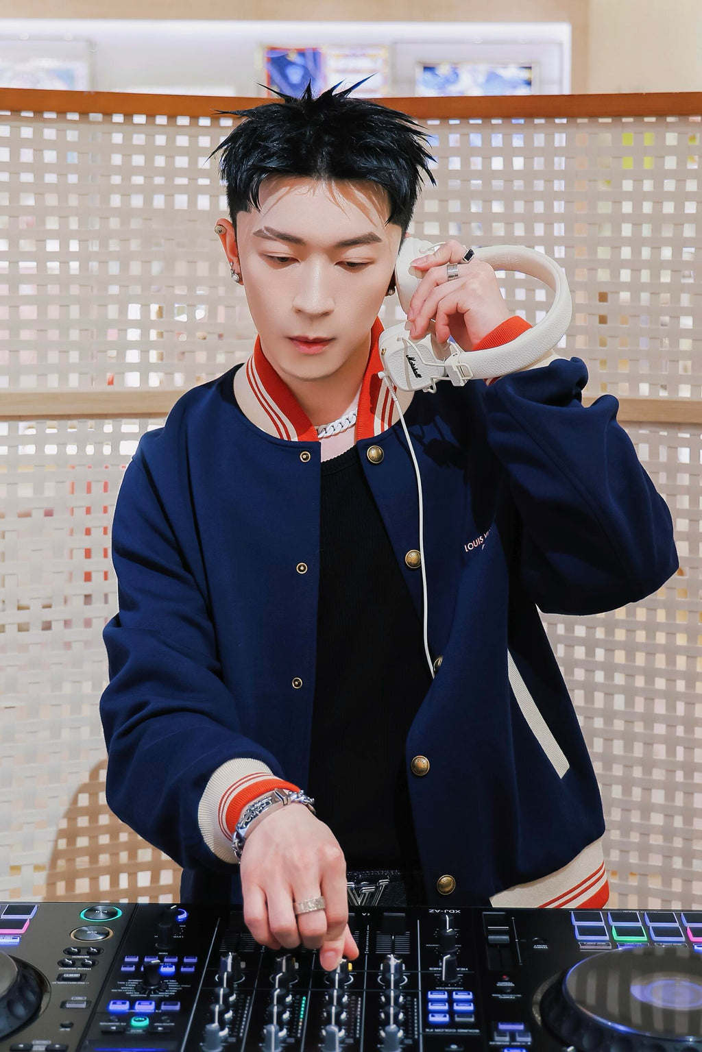 2026 New Model LY Embroidered Color-Contrasting Baseball Jacket (AA666-B60)