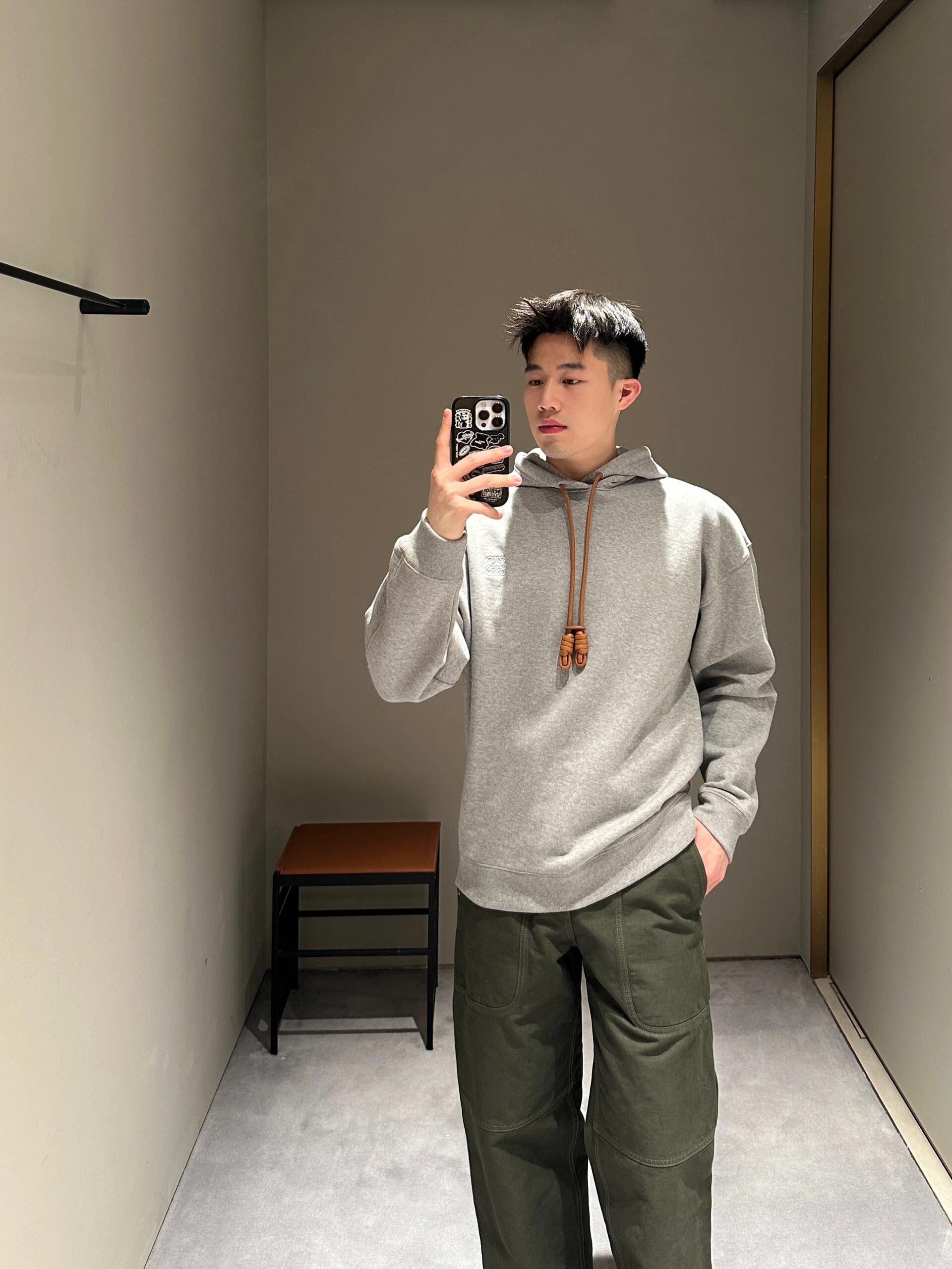 2026 New Style Way Leather Embroidered Hooded Sweatshirt (25196-B10)