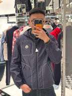 2026 New Model Mon Logo Color-Contrasting Stitch Jacket (AA669-B90)