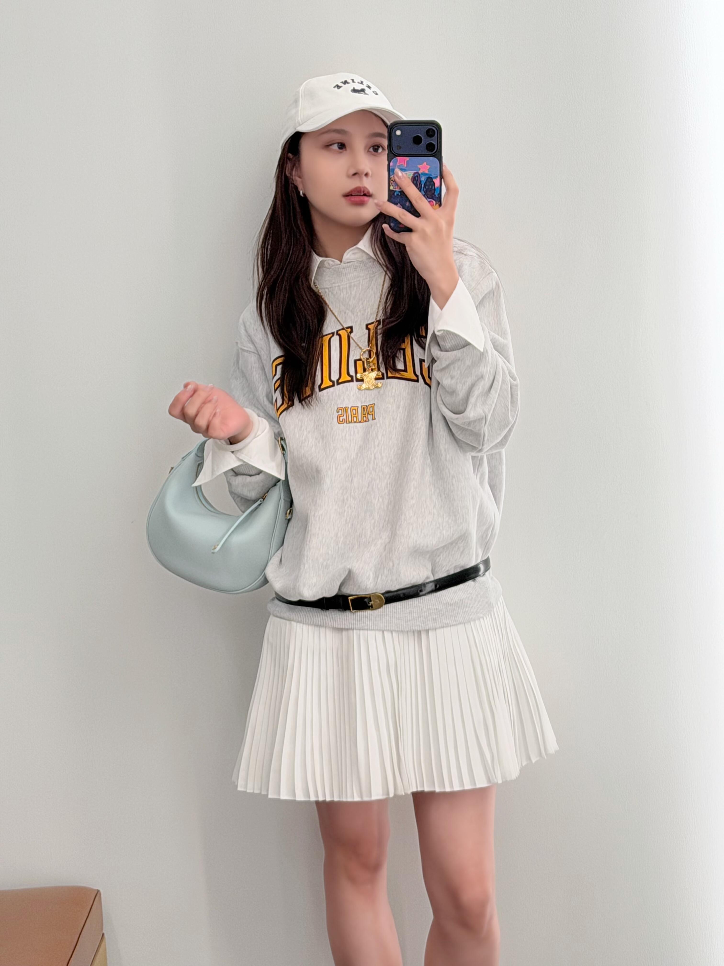 2026 Women's Ce Printed Logo Sweatshirt (EE449 Grey)