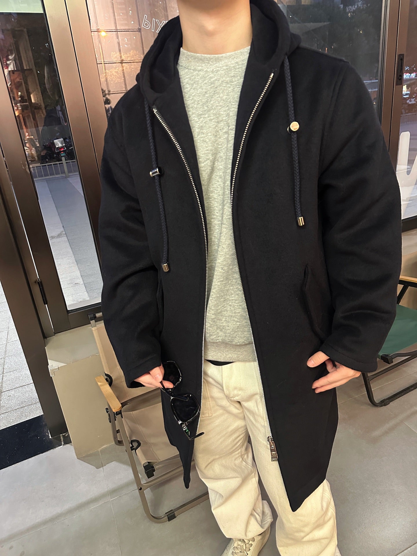2026 New Style Way Leather Label Hooded Long Coat (25393-D40)