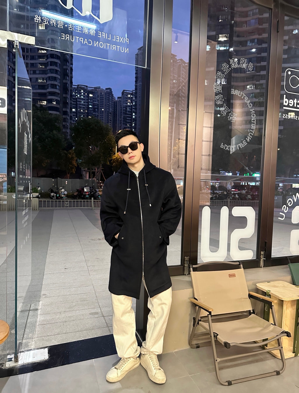 2026 New Style Way Leather Label Hooded Long Coat (25393-D40)
