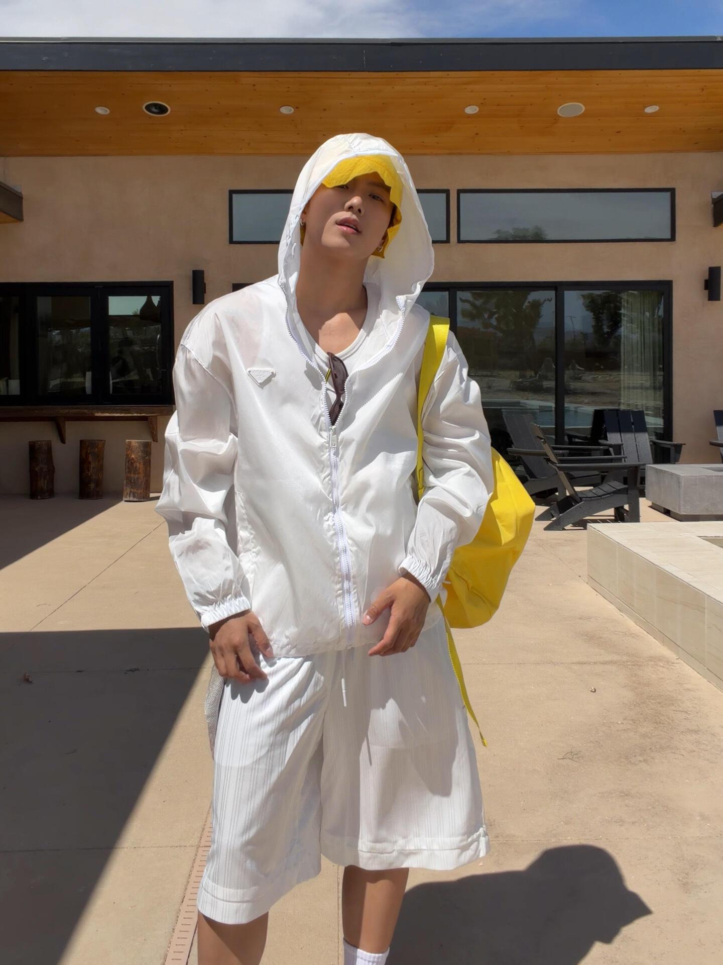 2026 New Model Triangle Brand Hooded Coat (BB888-B85)