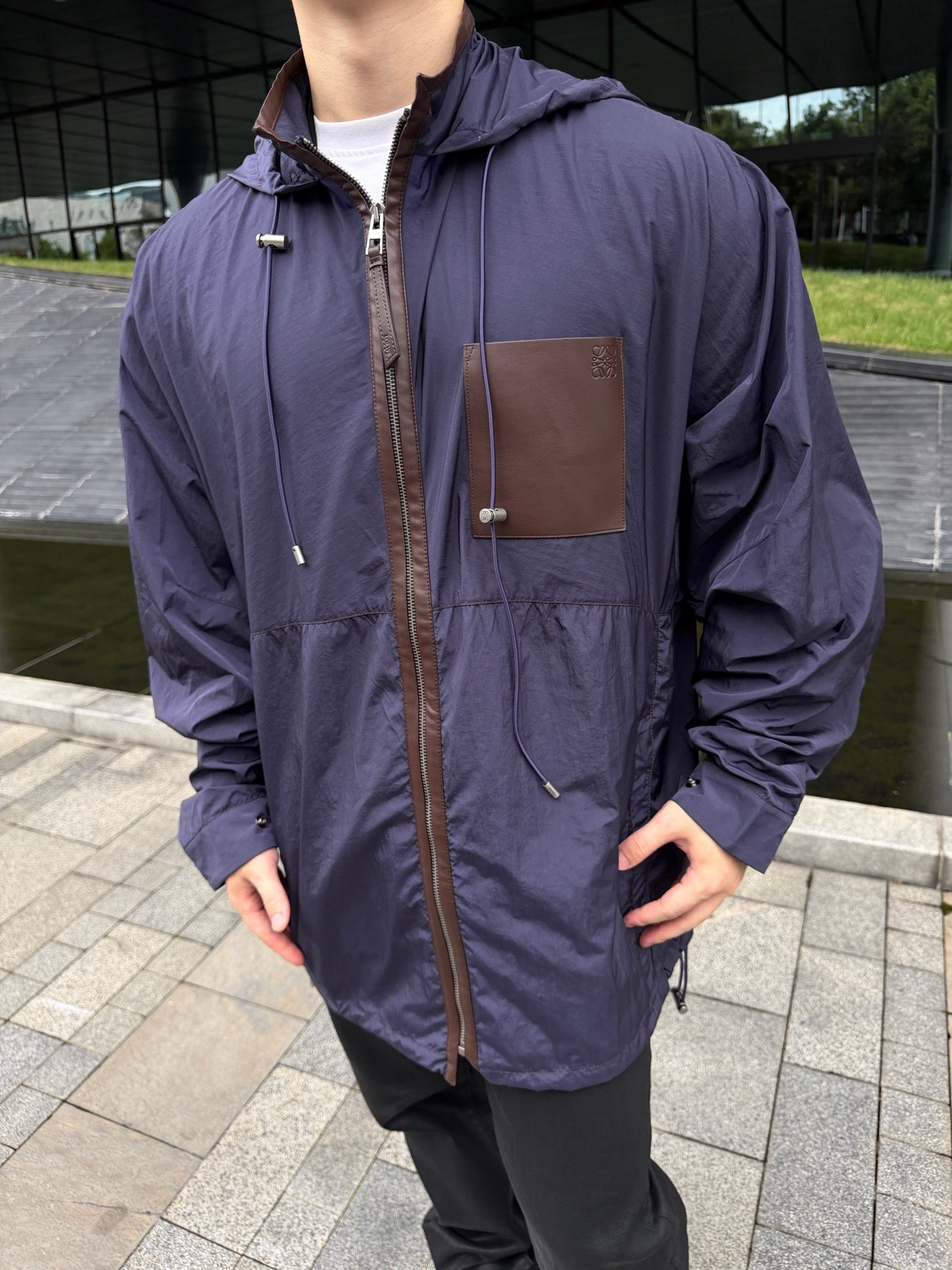 2026 New Style Way Leather Patched Hooded Coat (AA639-C25)