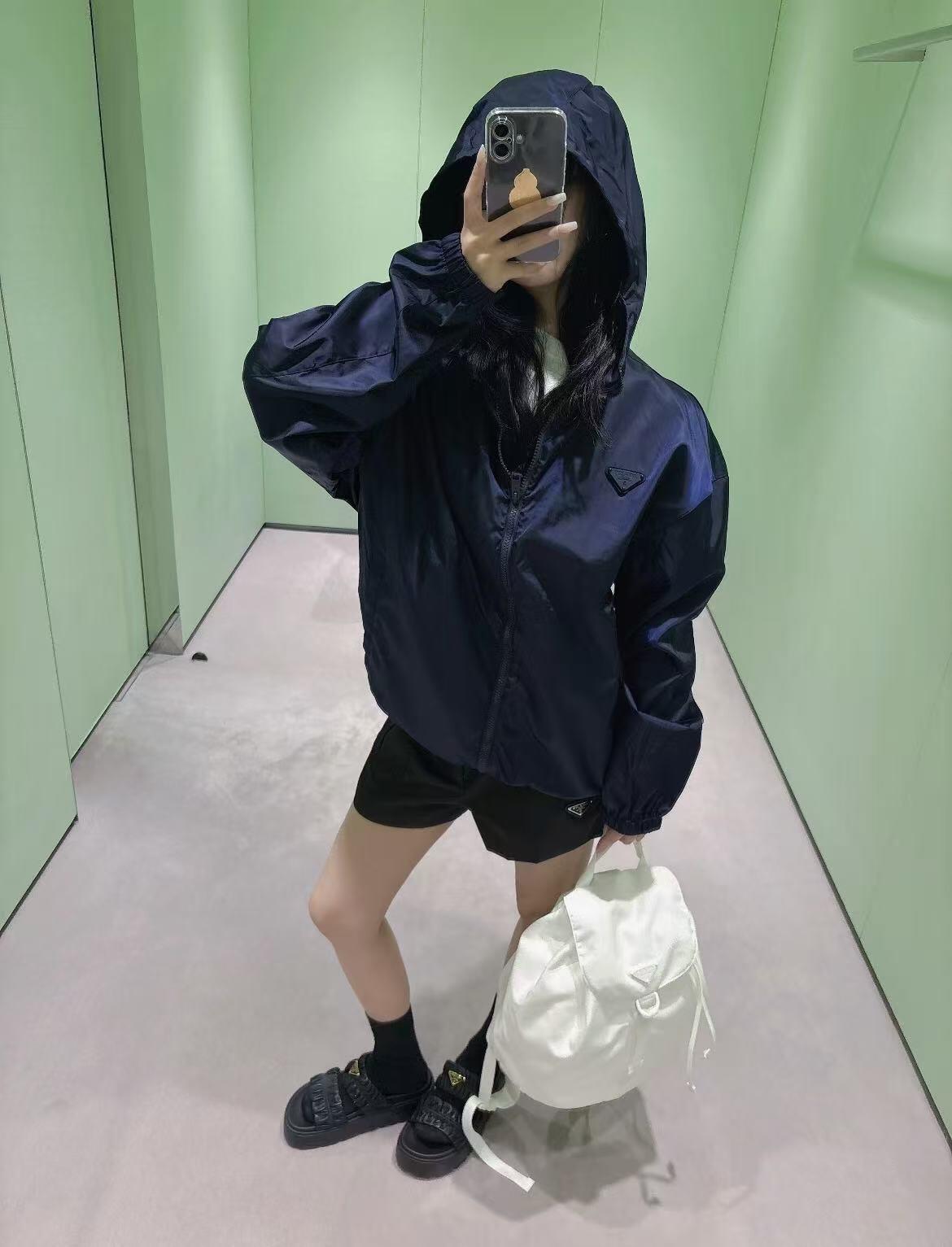 2026 Women's Triangle Brand Hooded Coat (EE438)