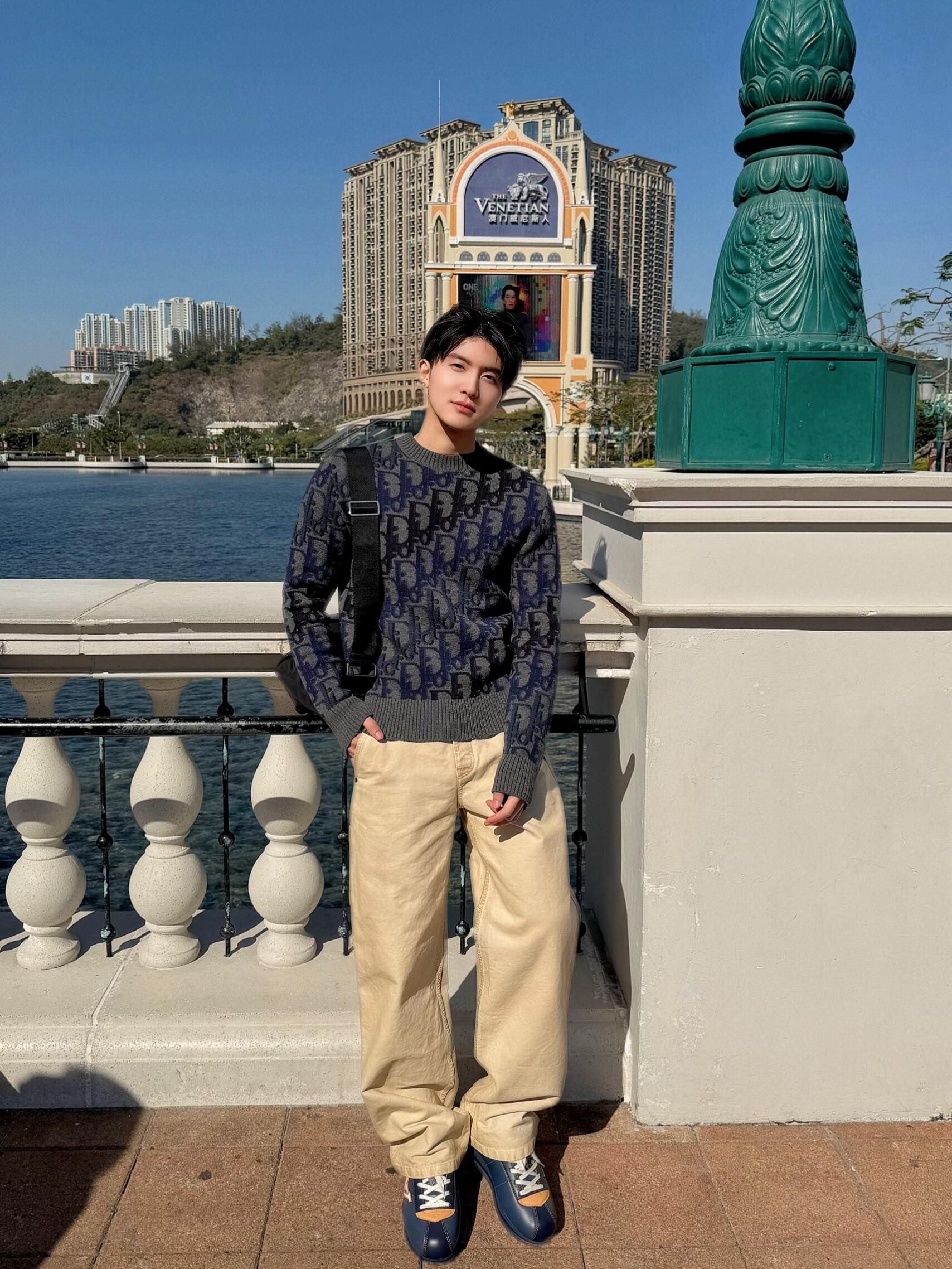 2026 New CD Gradient Full Printed Jacquard Sweater (AA636-B40)