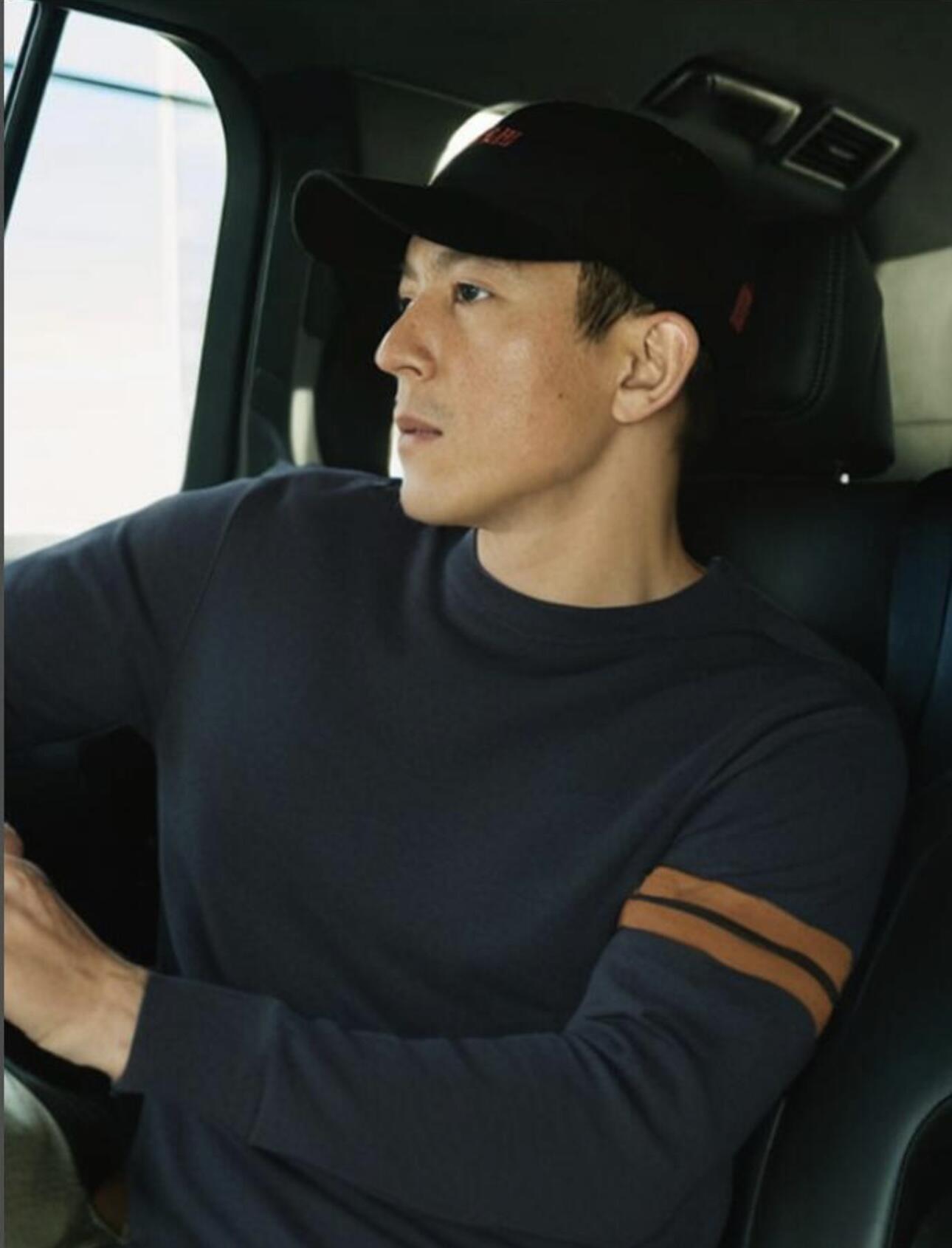 2026 New Model ZE Striped Sweater (AA1009-B10)
