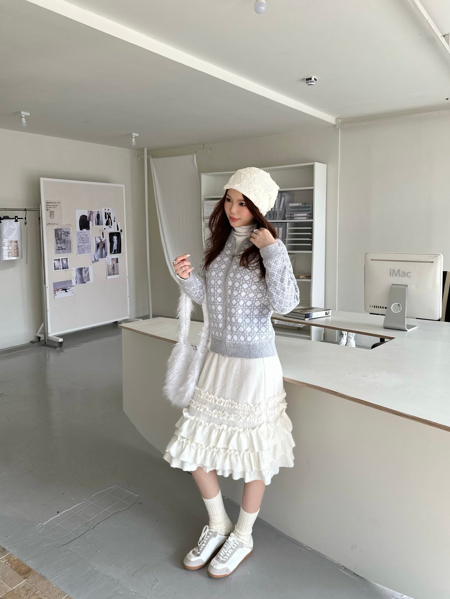 2026 Women's CD Plaid Sweater Coat (DD191)