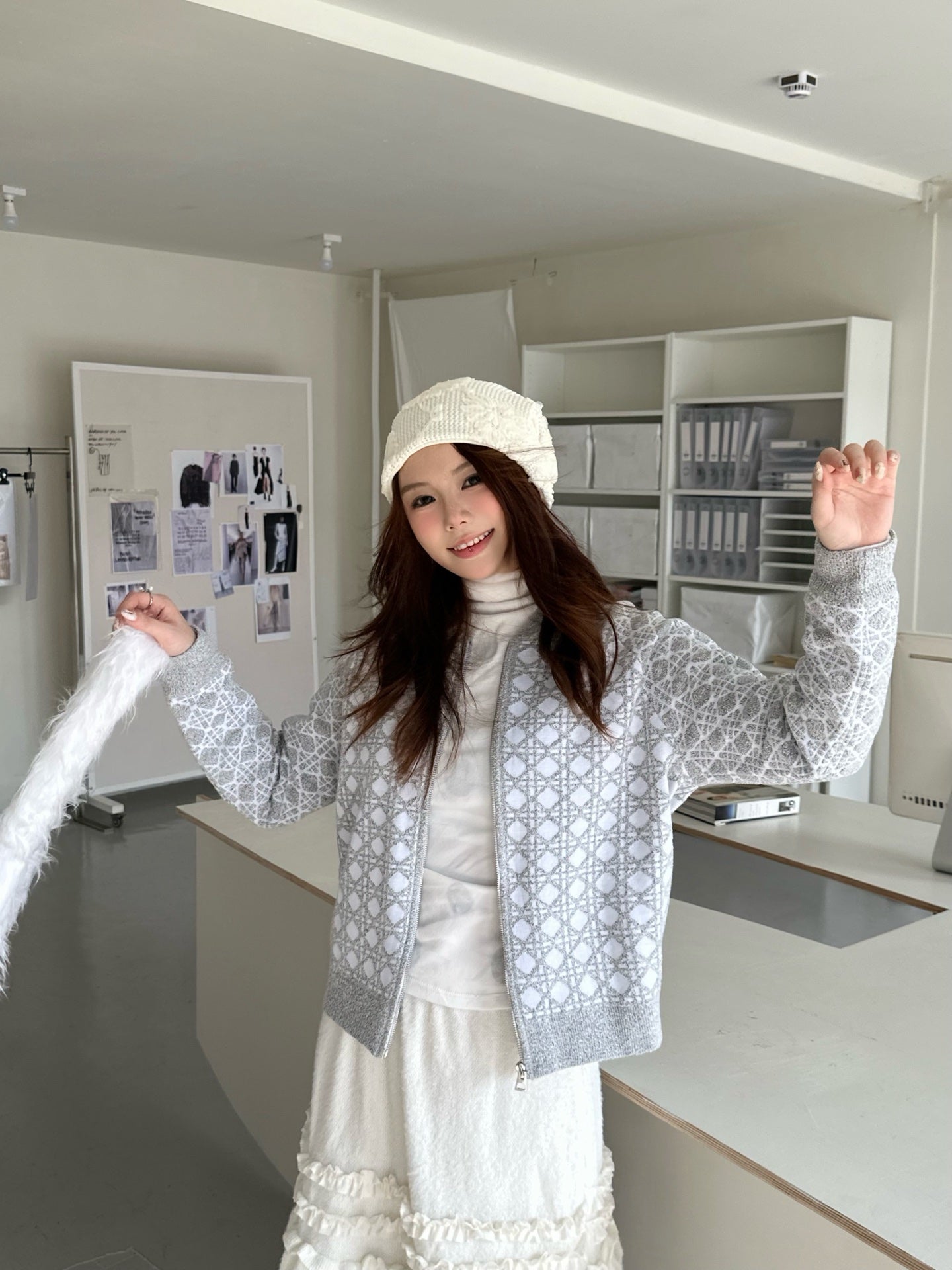 2026 Women's CD Plaid Sweater Coat (DD191)