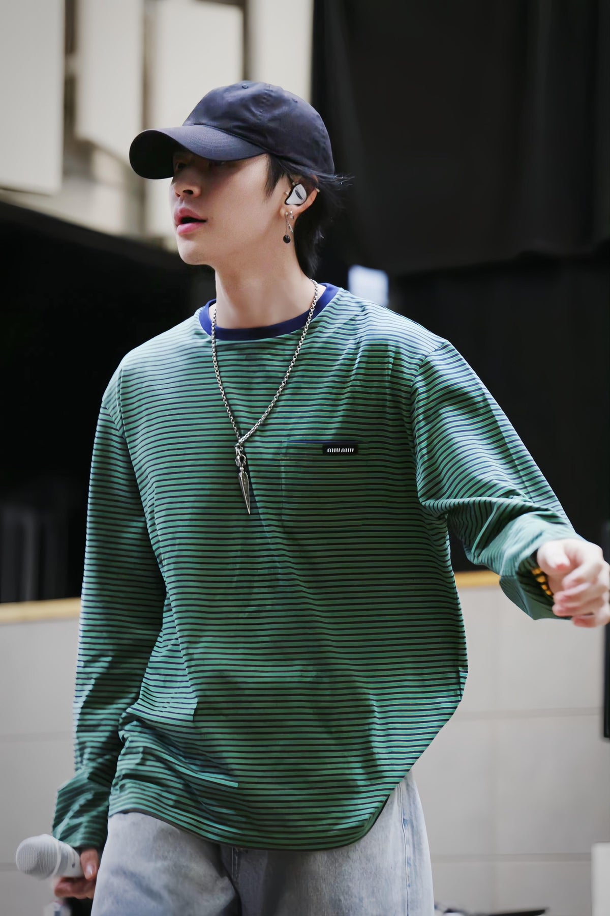 2026 New Model MM Logo Striped Long-Sleeved Shirt (CC7016-A70)