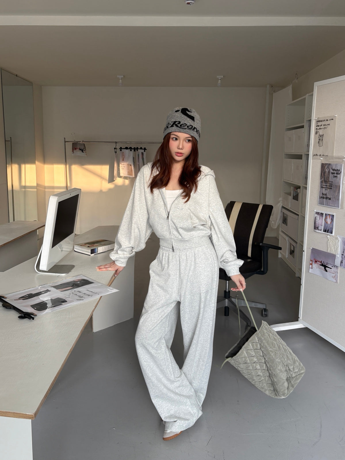 2026 Women's ale Embroidered Crystal Zipper Coat (DD171)