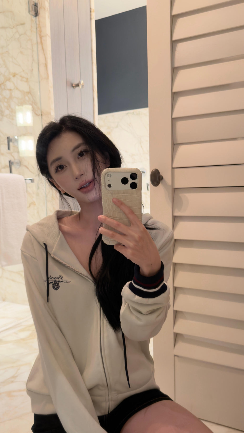 2026 Women's Triangle Brand Printed Hooded Zip-Up Coat (FF772)