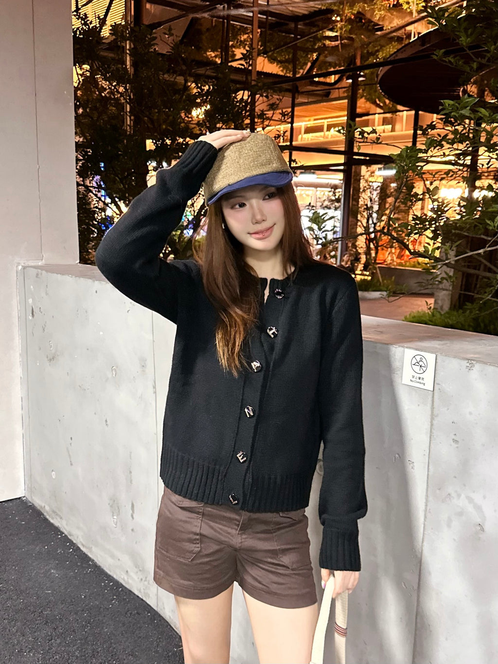 2026 Women's CC Logo Buttoned Cardigan Sweater (DD208)