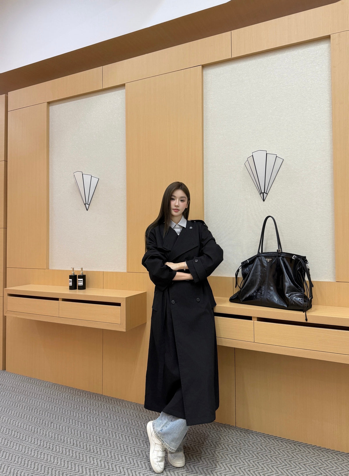 2026 Women's Triangle Brand Triangle Logo Double-Peaked Coat (FF835)
