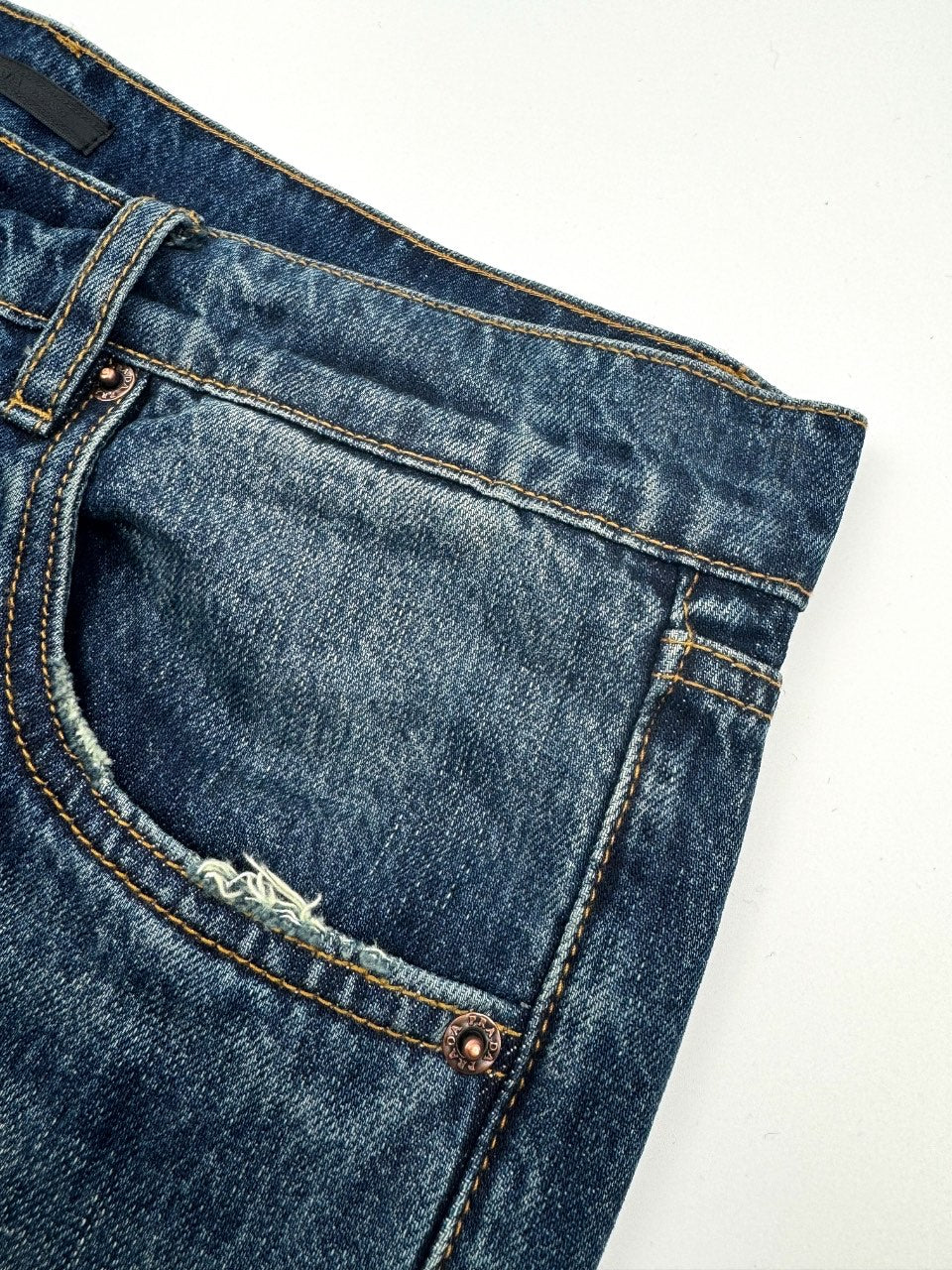 2026 New Triangle Brand Denim Trousers (55067-B65)