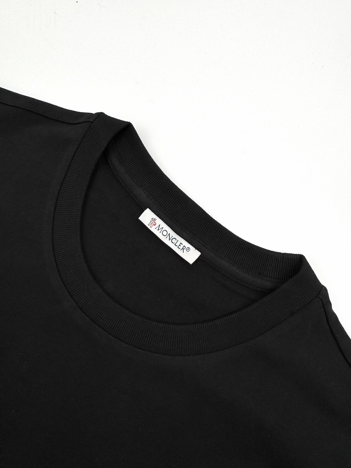 2026 New Mon Patch Logo Short-Sleeved T-Shirt (AA539-A10)