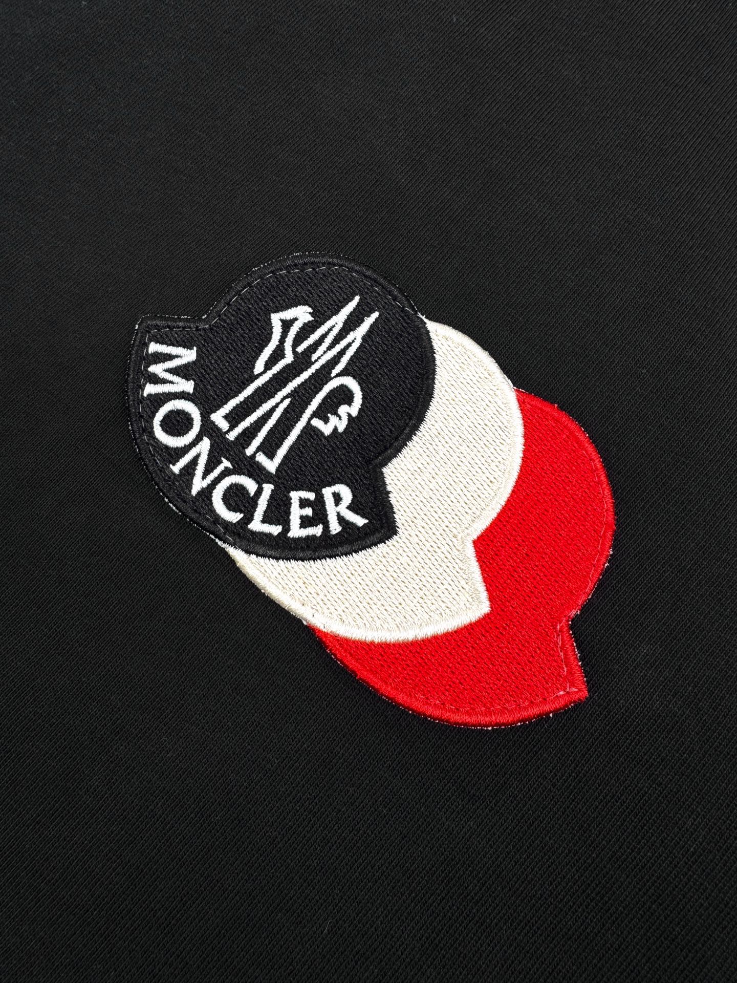 2026 New Mon Patch Logo Short-Sleeved T-Shirt (AA539-A10)