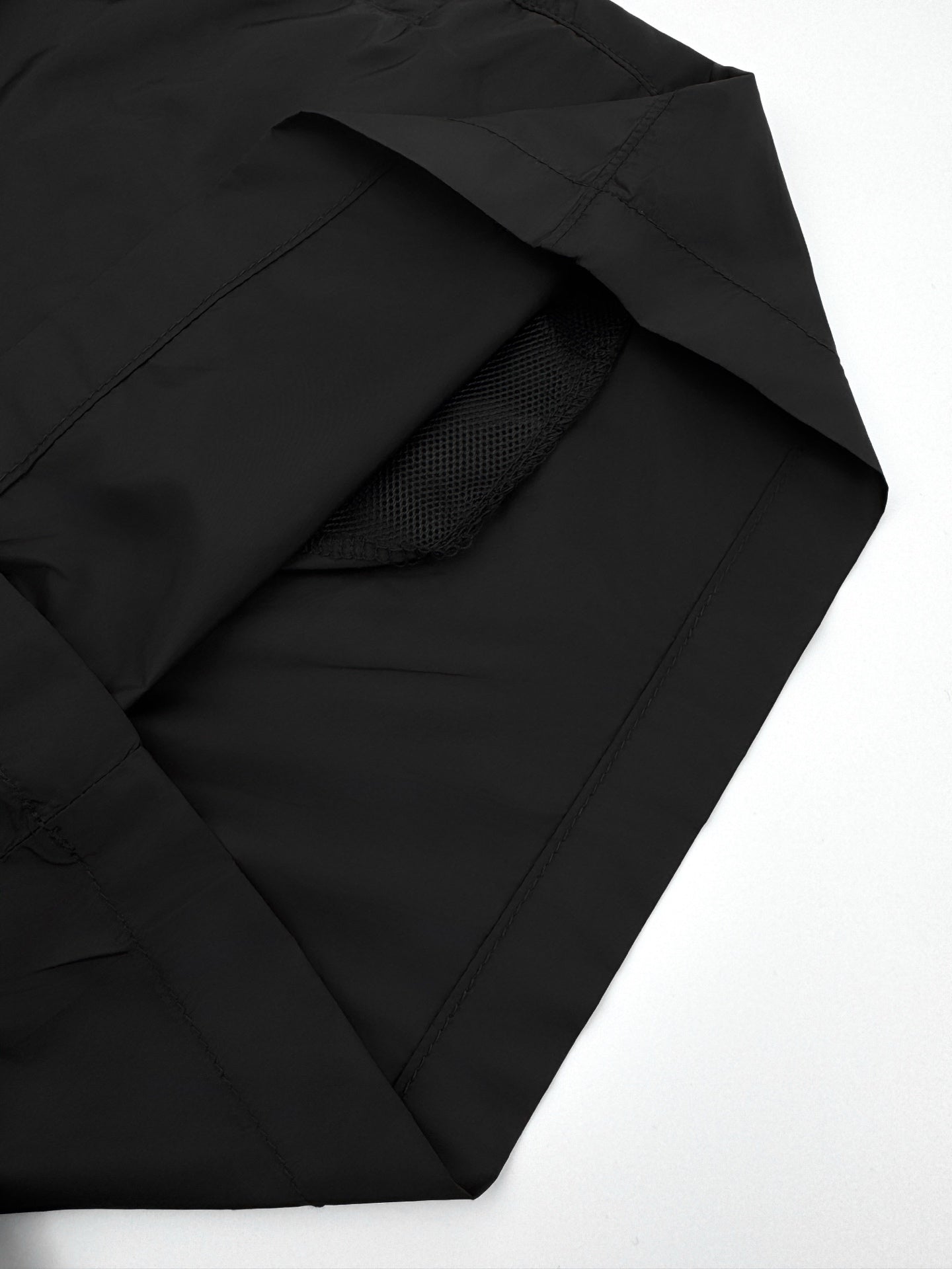 2026 New Mon Logo Pocket Shorts (BB800-A40)