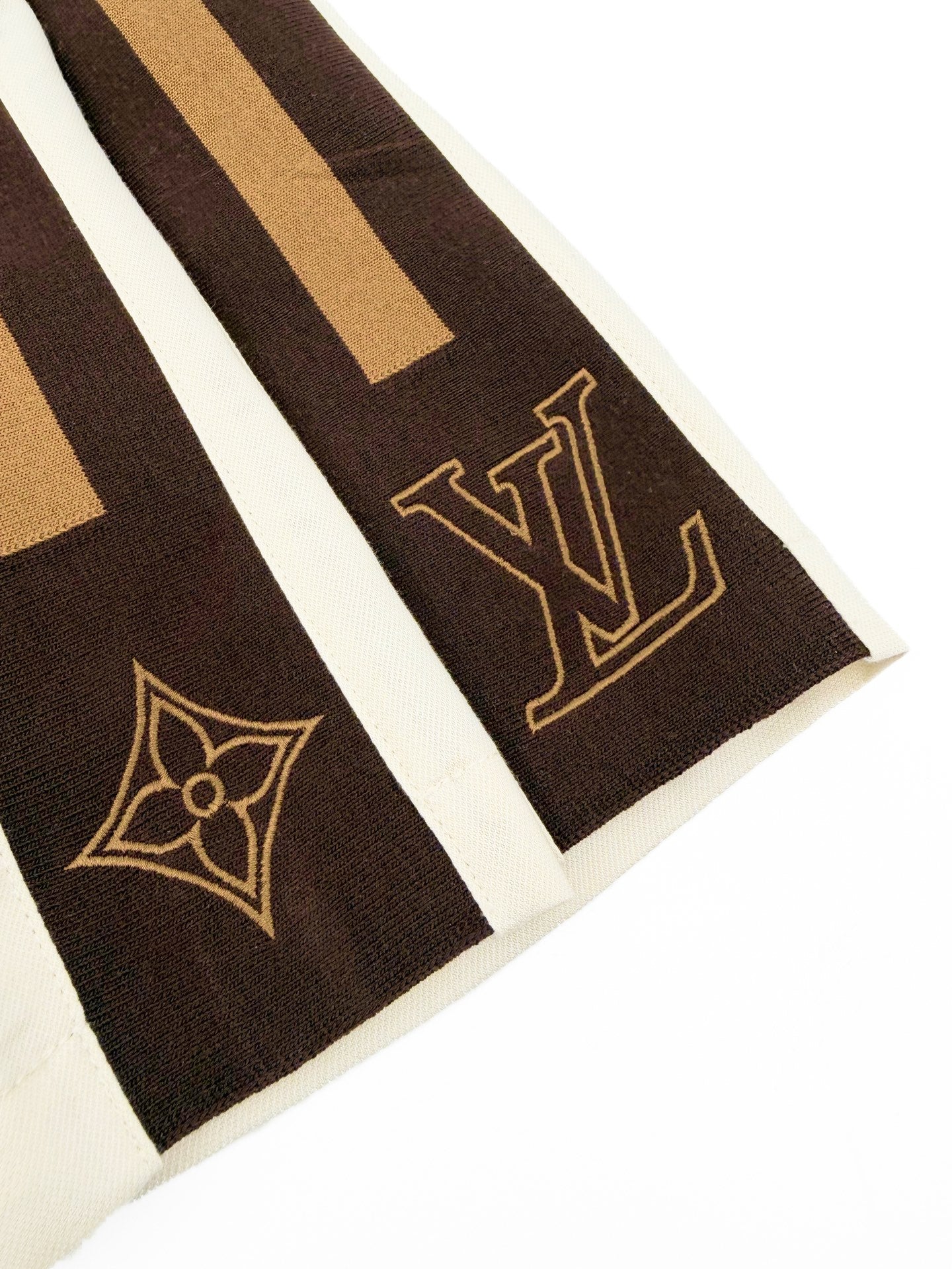 2026 New Model LY Logo Ribbon Short-Sleeved Shirt (AA607-B00)