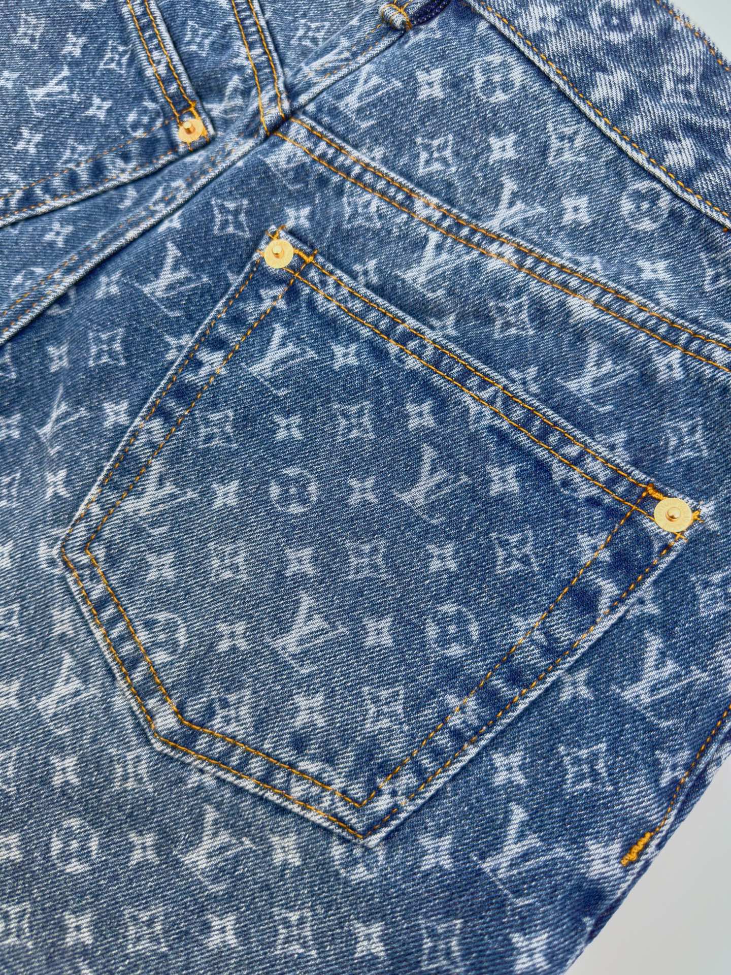 2026 Women's LY Labeled Full-Print Denim Shorts (EE415)