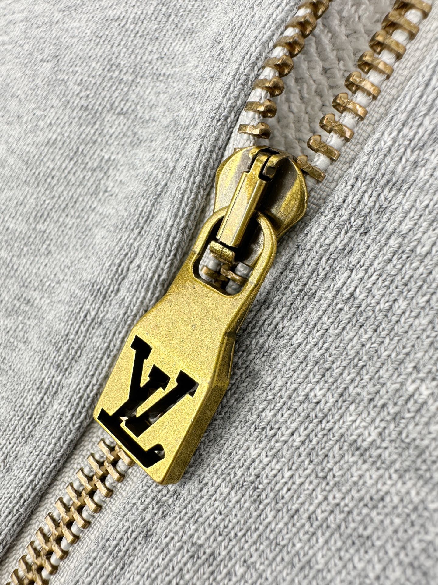 2026 new model LY logo embroidered zipper coat (BB896-B40)