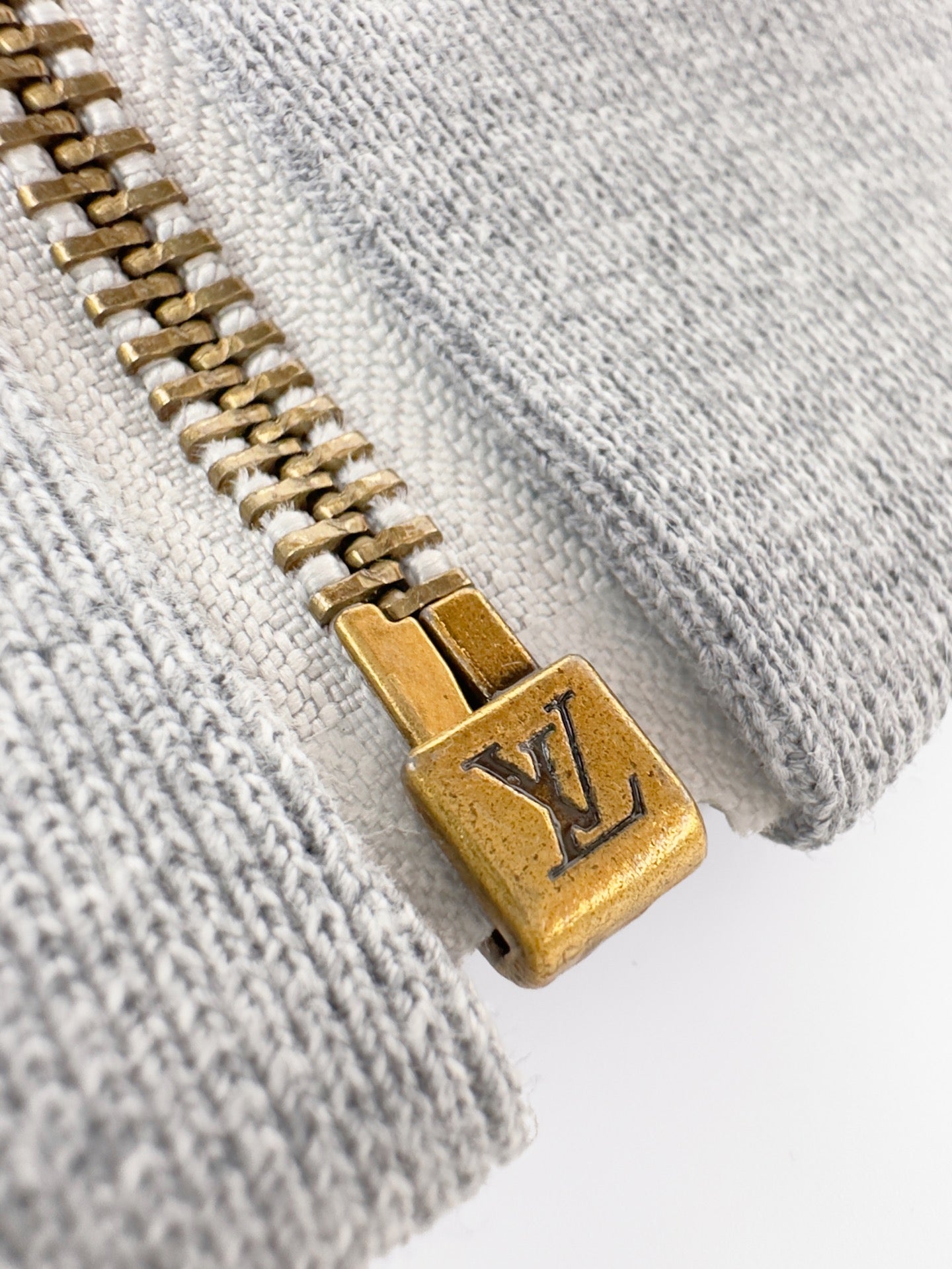 2026 new model LY logo embroidered zipper coat (BB896-B40)