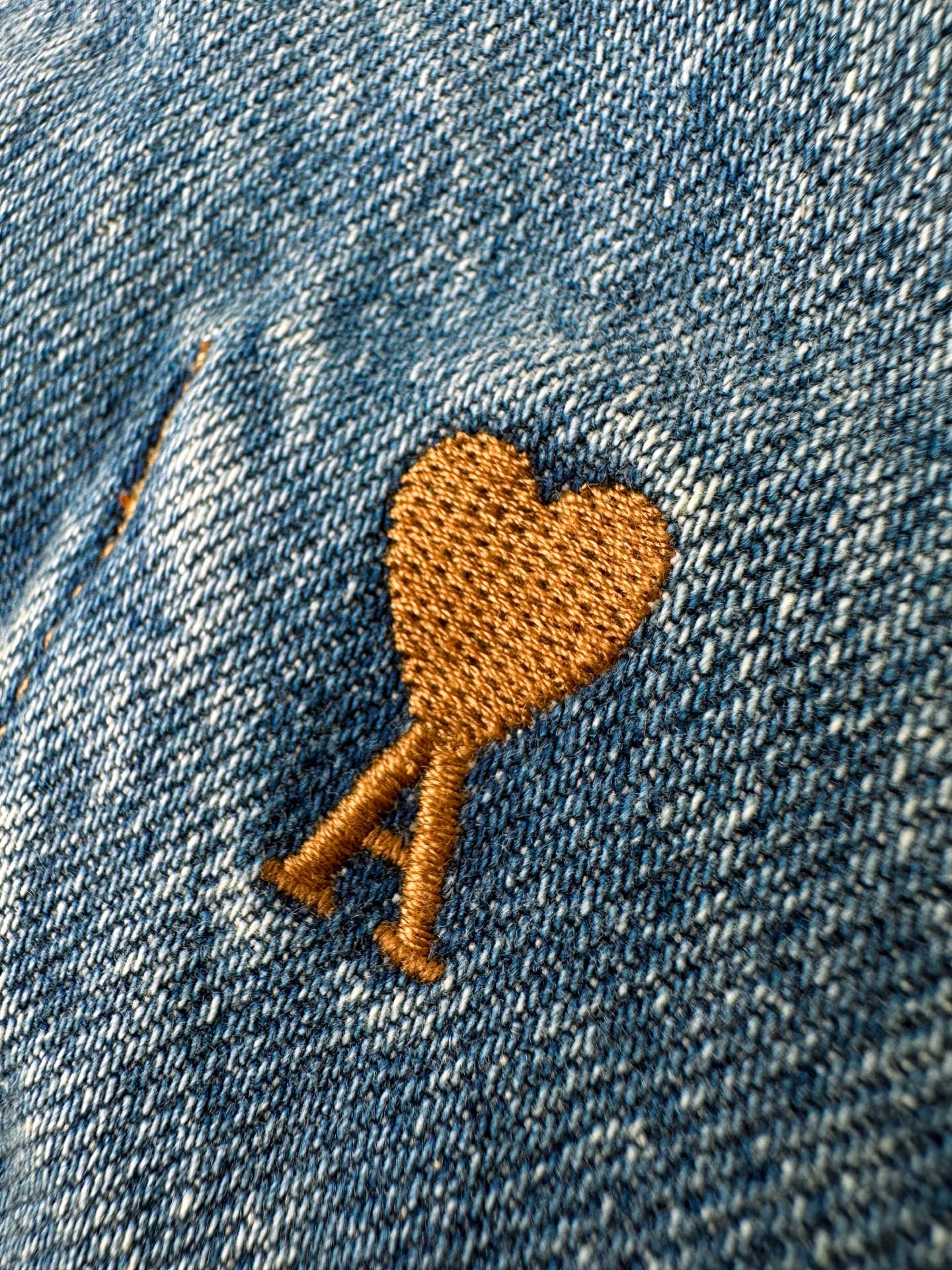 2026 New Model Heart A Embroidered Denim Jacket (BB877-B70)