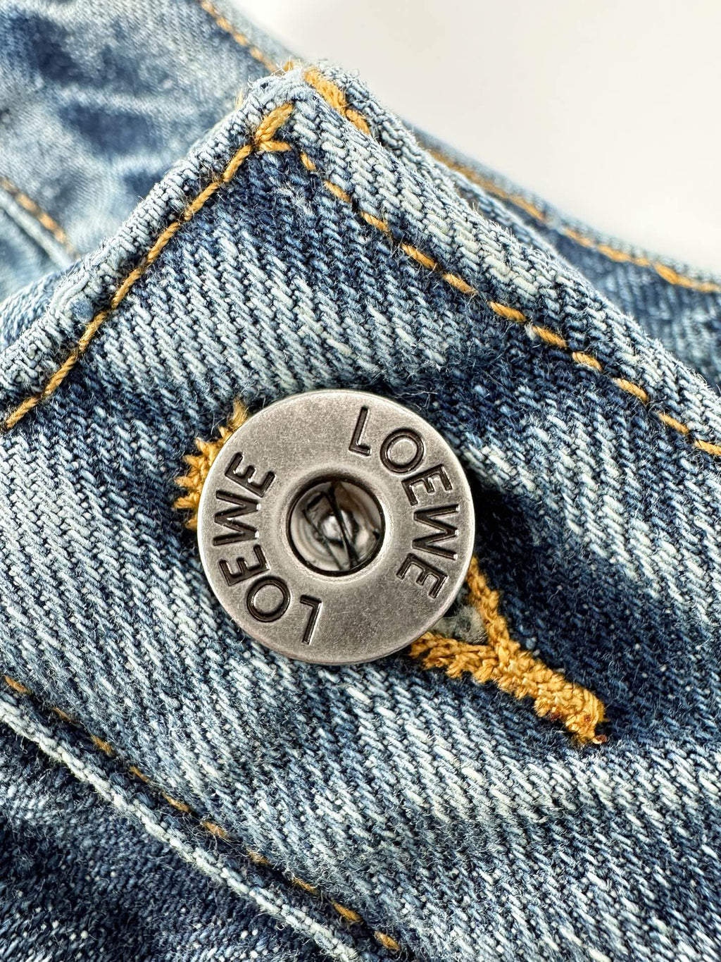 2026 New Style Way Embossed Leather Jeans (BB907-B90)