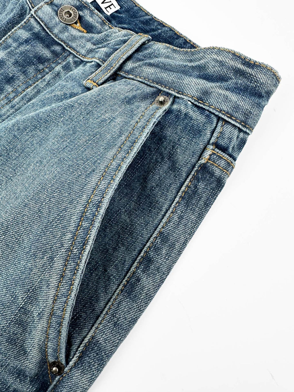 2026 New Style Way Embossed Leather Jeans (BB907-B90)