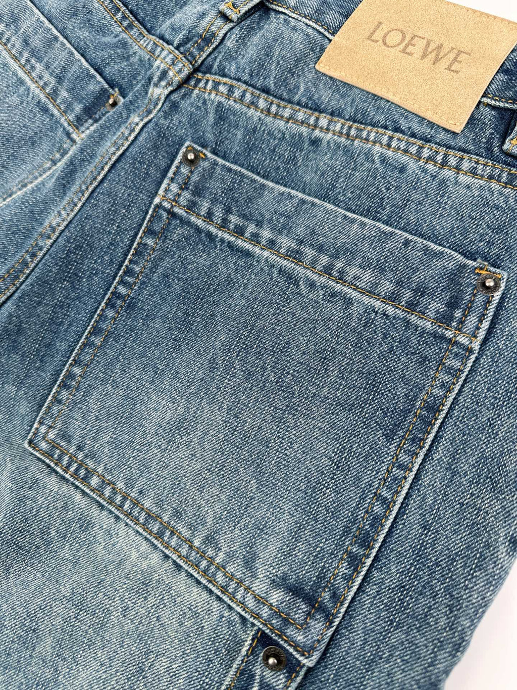 2026 New Style Way Embossed Leather Jeans (BB907-B90)