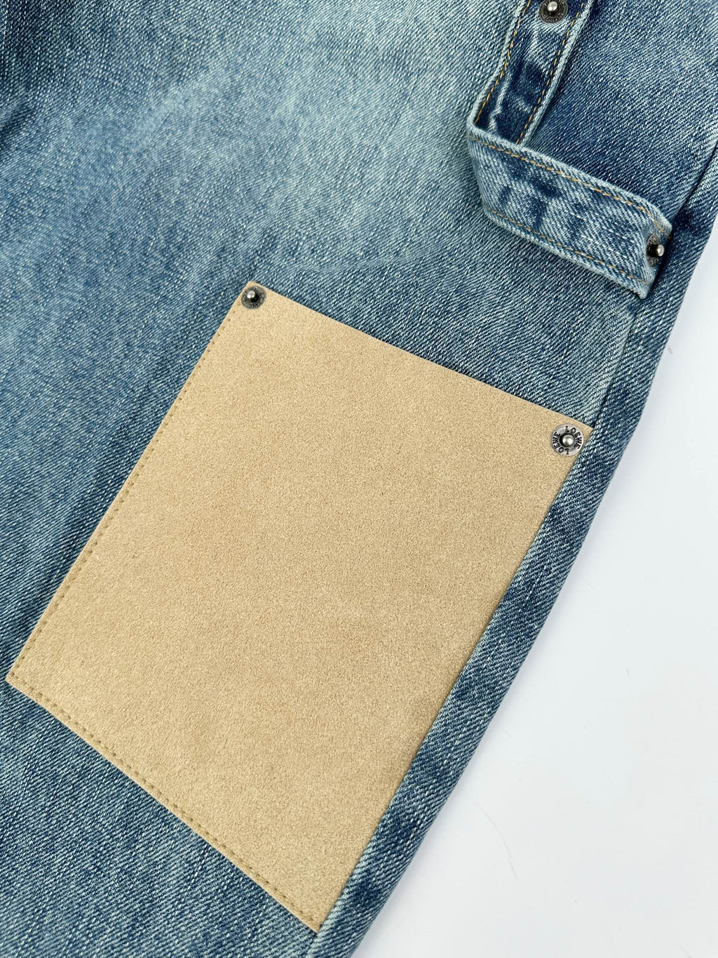2026 New Style Way Embossed Leather Jeans (BB907-B90)