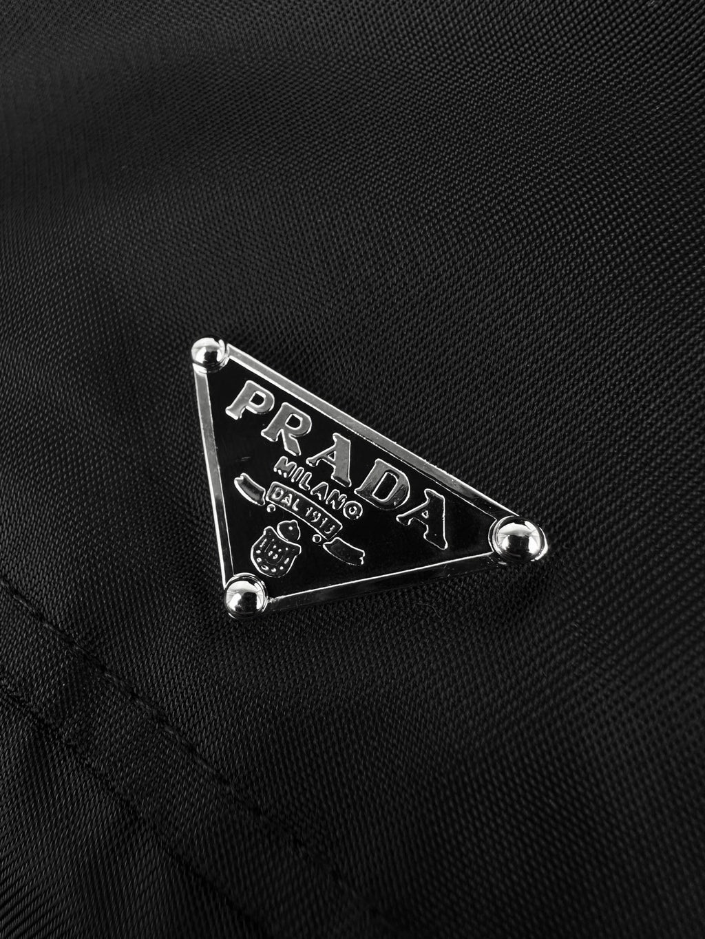 2026 Women's Triangle Brand Hooded Zip-Up Coat (DD169)