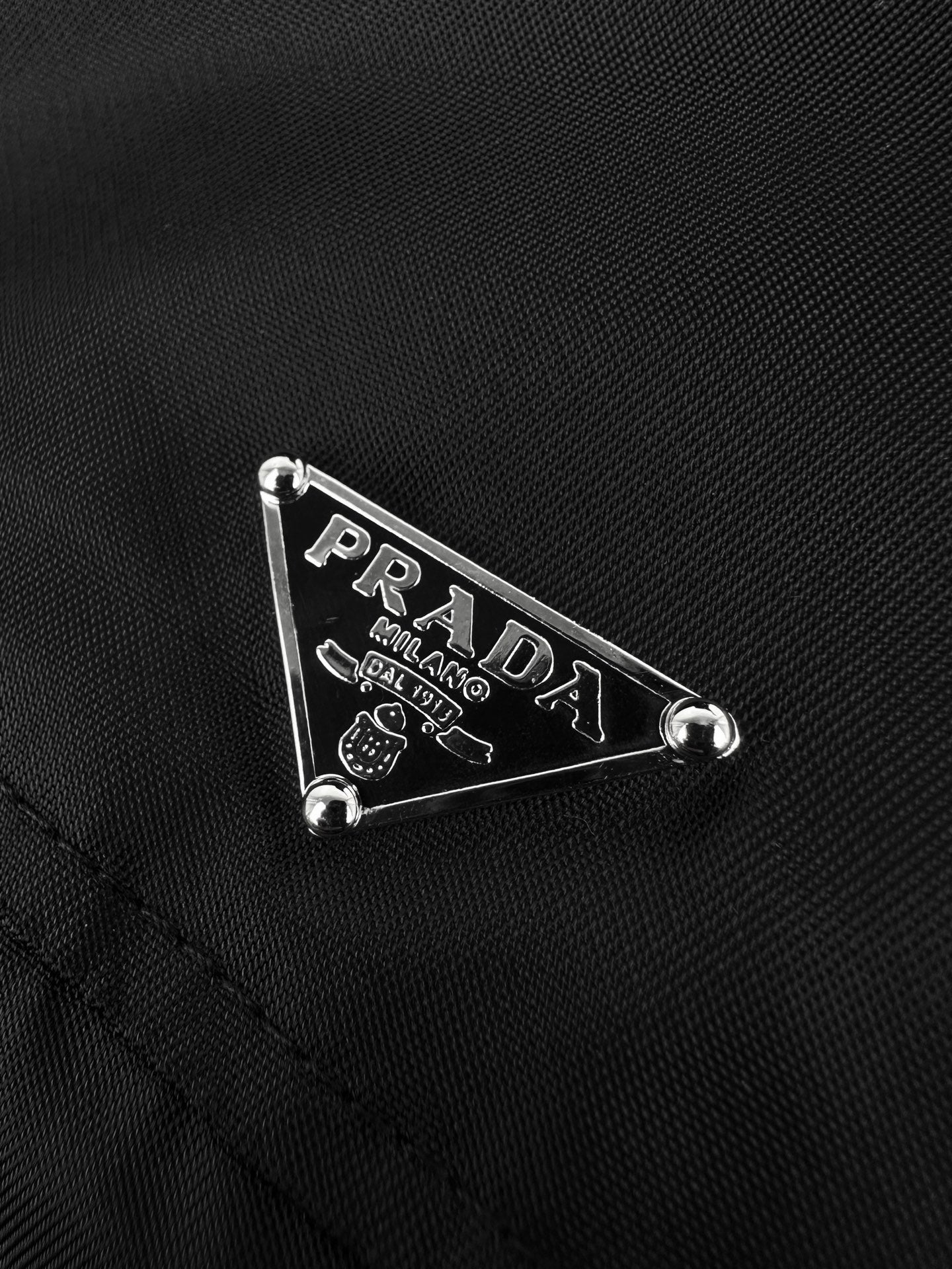 2026 Women's Triangle Brand Hooded Zip-Up Coat (DD169)