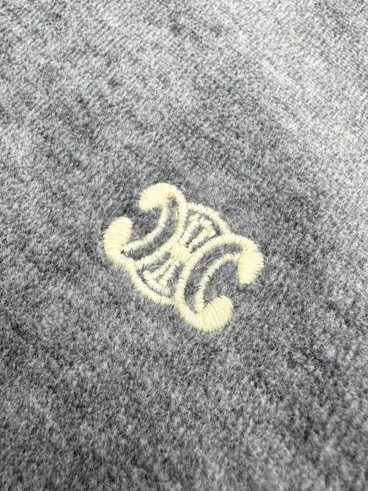 2026 New Model Ce Archway Embroidered Jacket (BB705-B70)