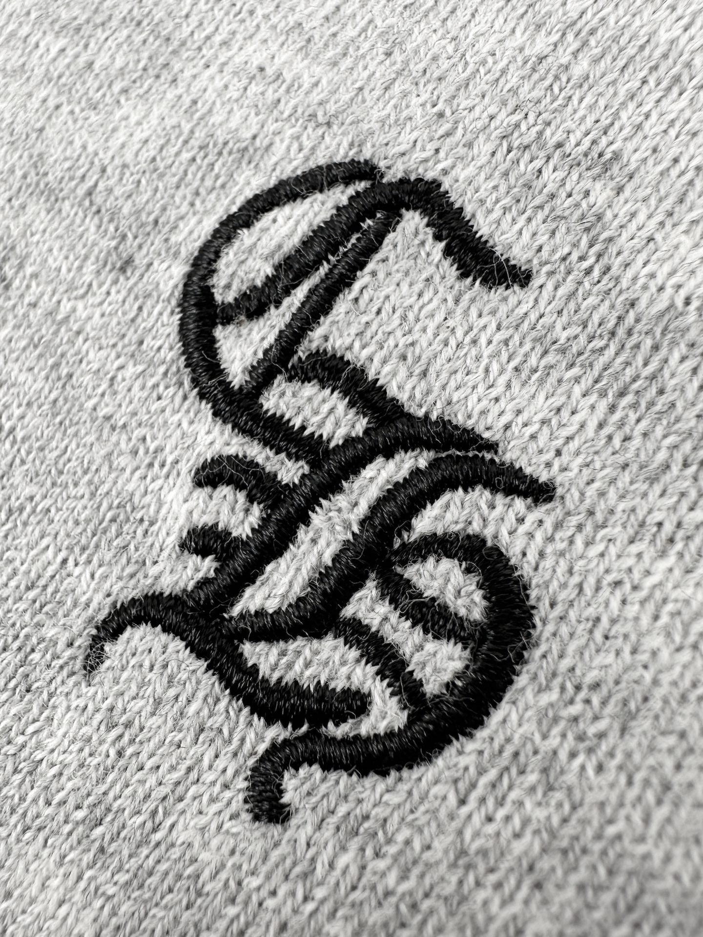 2026 New Model CH Logo Embroidered Long-Sleeved Shirt (AA657-A80)