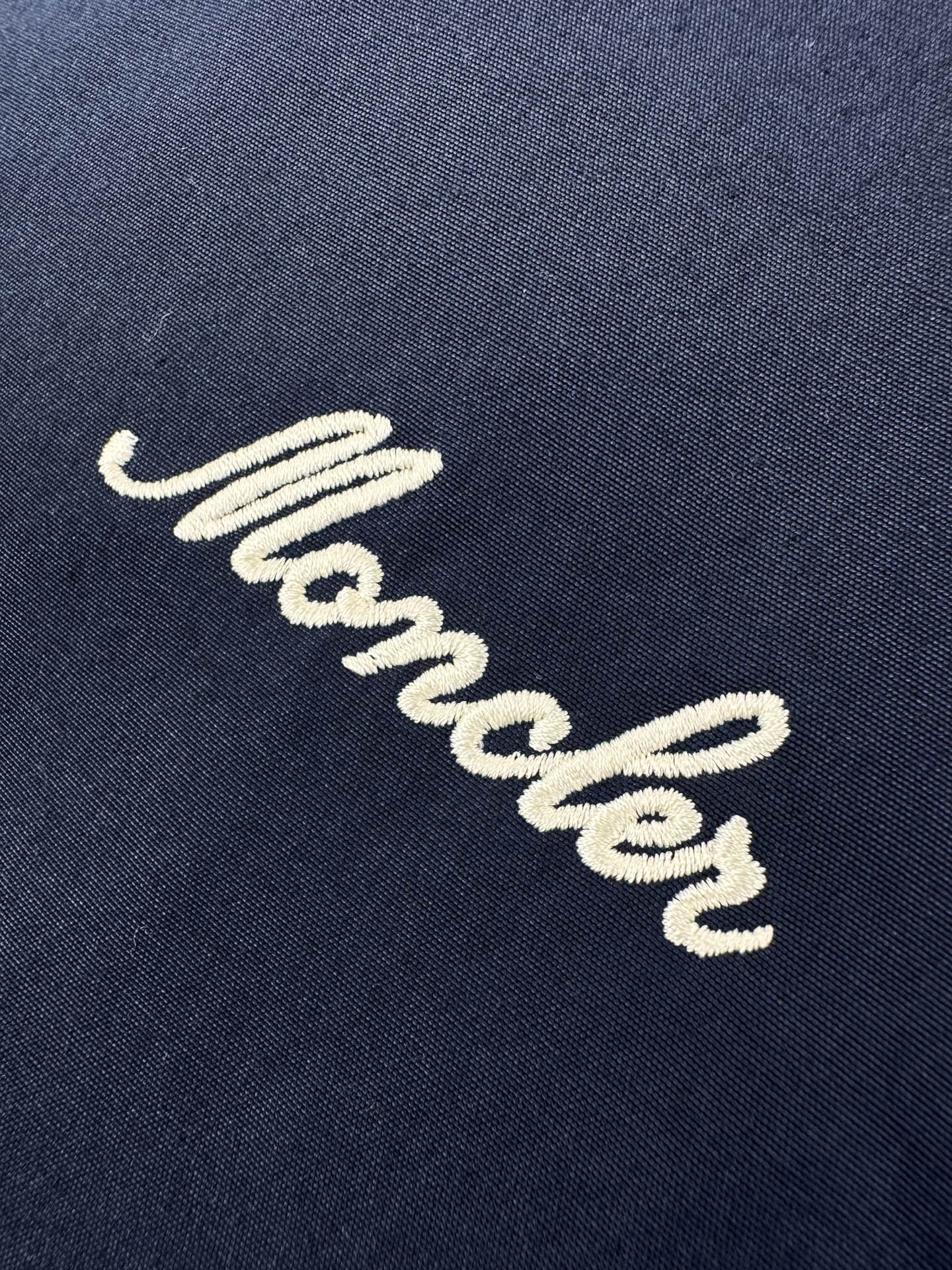 2026 New Model Mon Embroidered Logo Coat (AA625-B85)