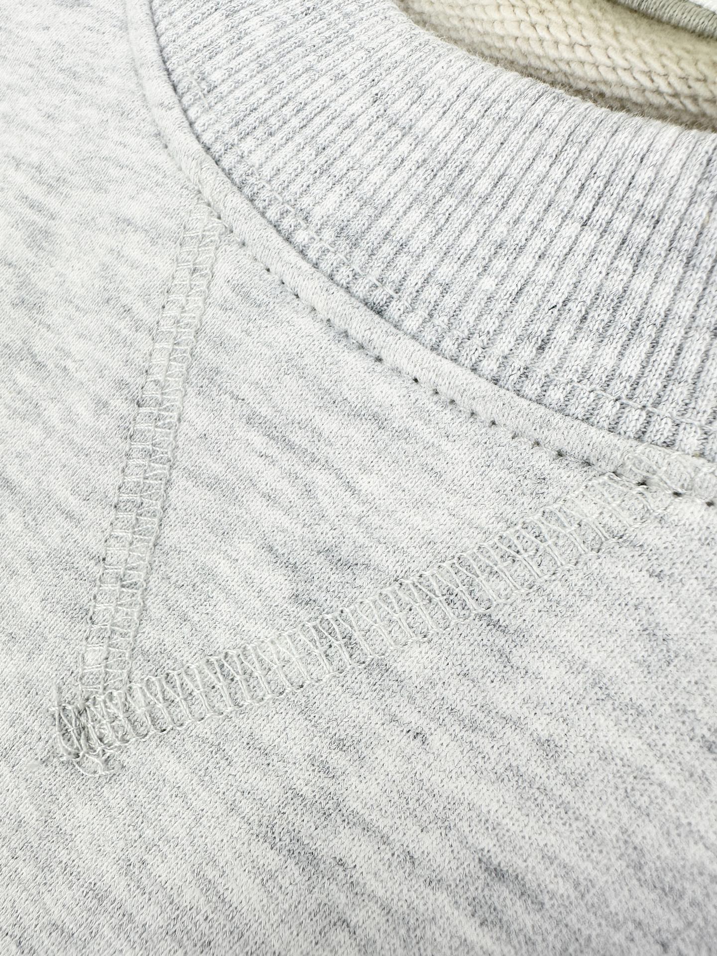 2026 Women's Ce Printed Logo Sweatshirt (EE449 Grey)