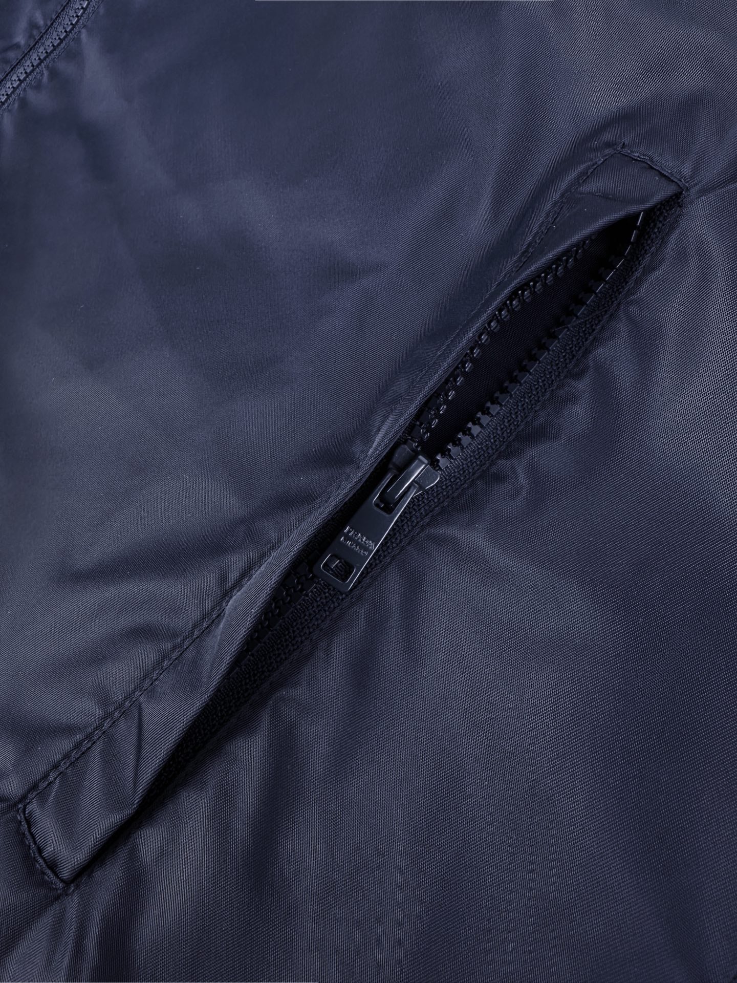 2026 New Model Triangle Brand Hooded Coat (BB888-B85)