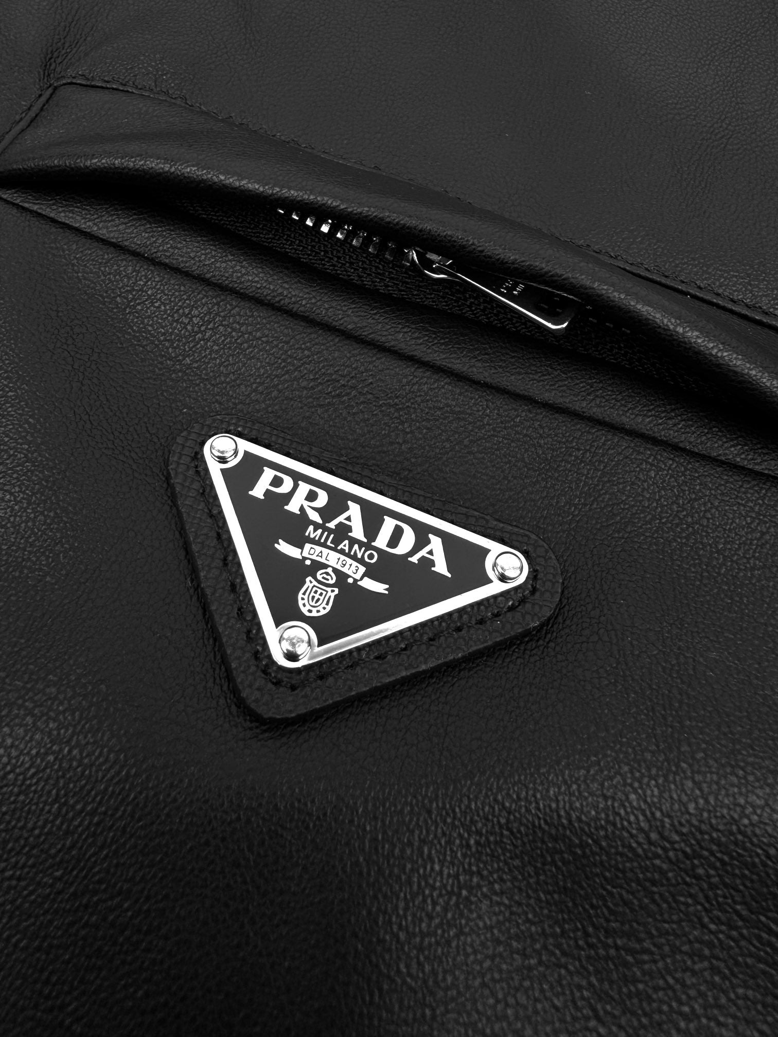 2026 New Model Triangle Brand Two-Sided Wear Leather Plain Weave Jacket (25288-D10)