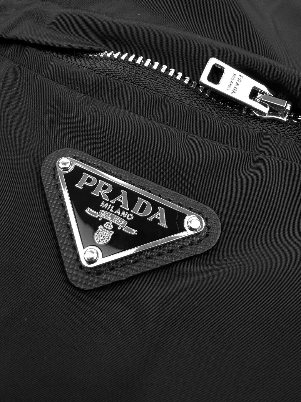 2026 New Model Triangle Brand Two-Sided Wear Leather Plain Weave Jacket (25288-D10)