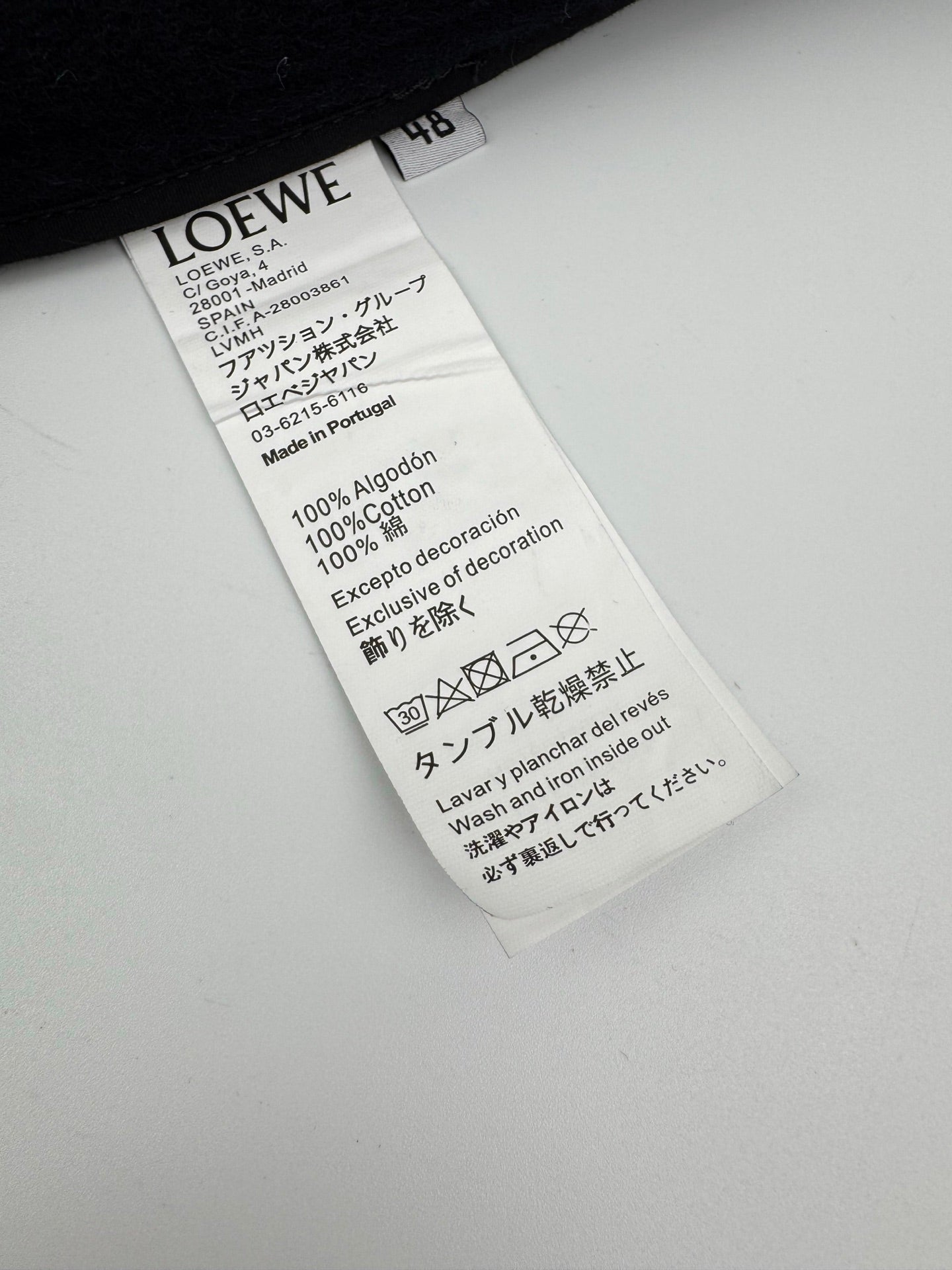 2026 New Style Way Leather Label Hooded Long Coat (25393-D40)