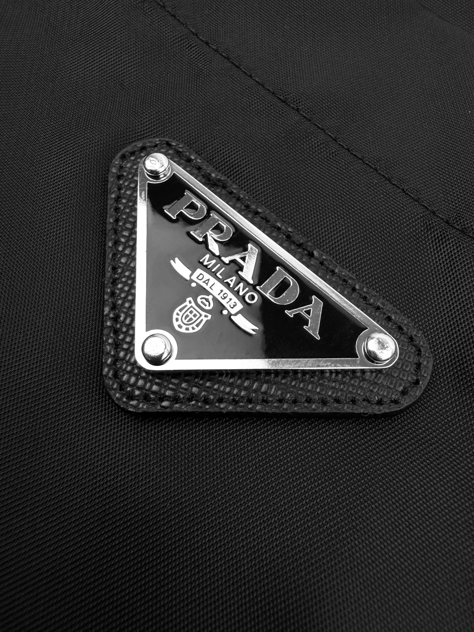 2026 New Model Triangle Brand Nylon Shirt (MM069-B30)